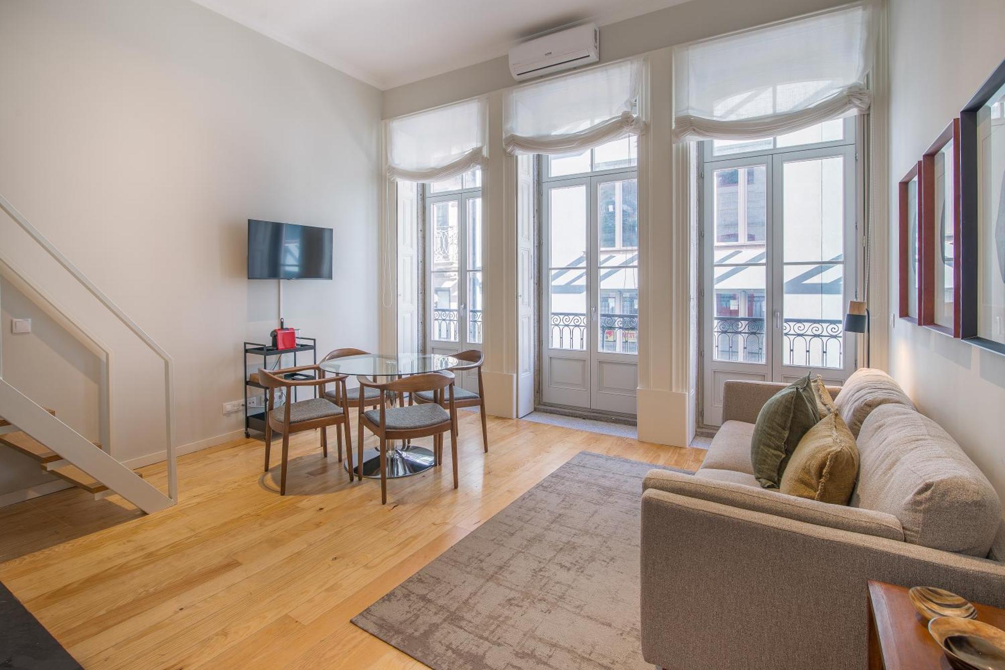 Apartamento Almada 151 *