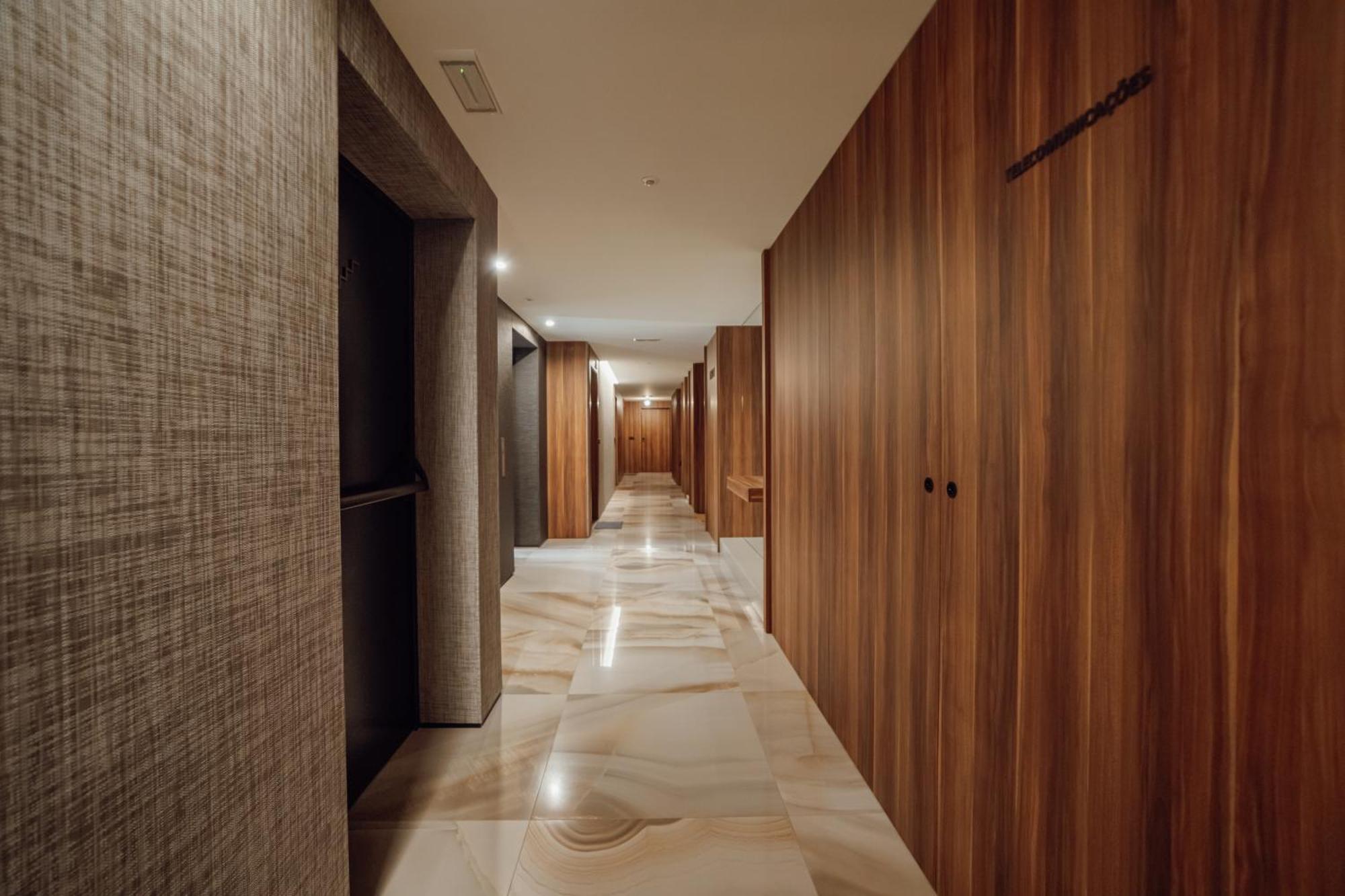 Guest Renovato Luxus Flat W/ Parking Apartment *