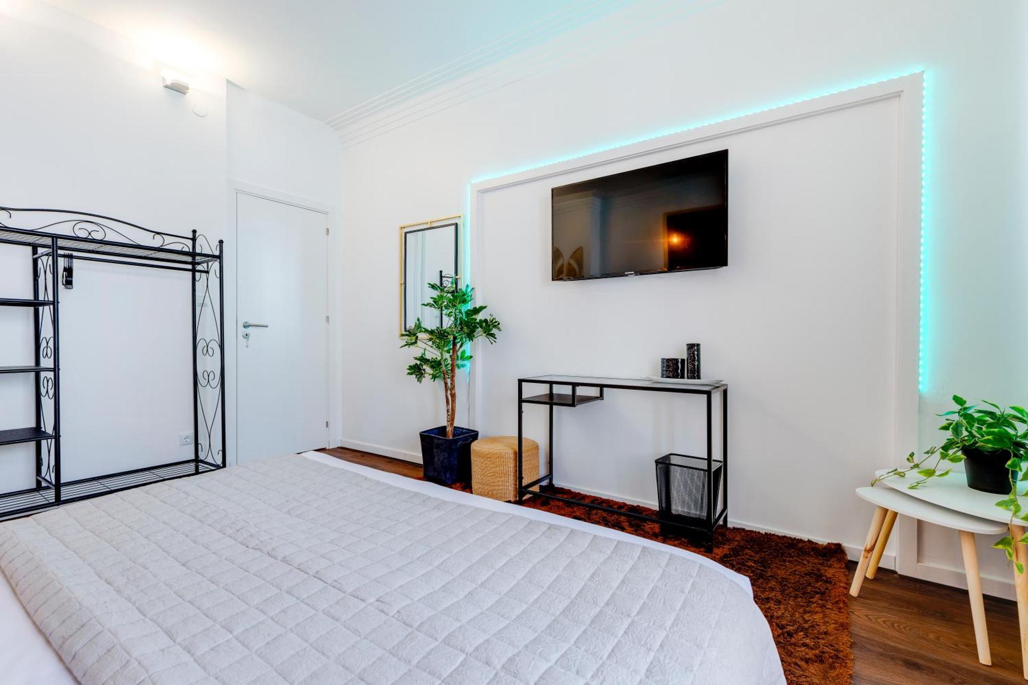 Quiet View Hostel & Rooms