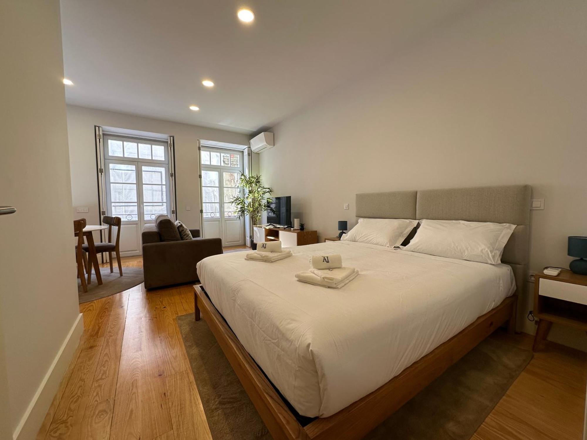 Sm Apartment *