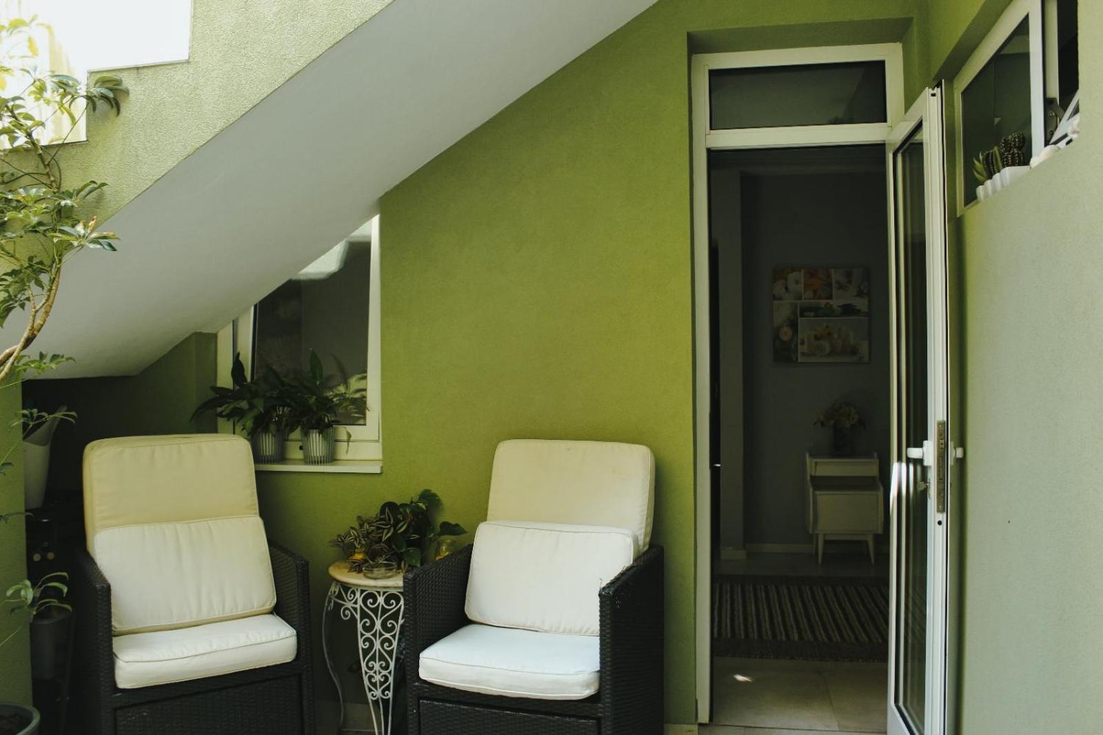 Quiet Room&garage In Porto