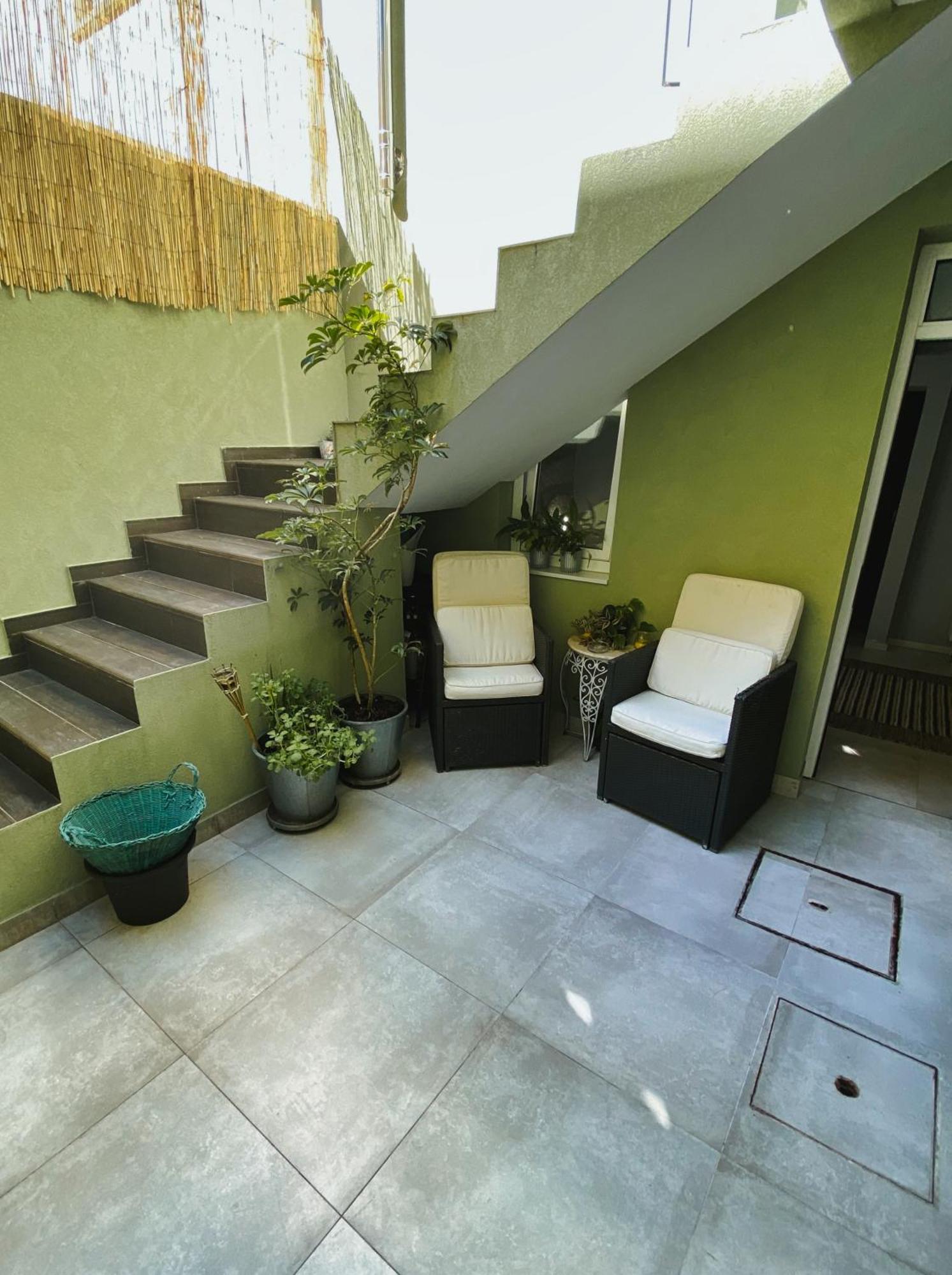 Quiet Room&garage In Gasthuis *