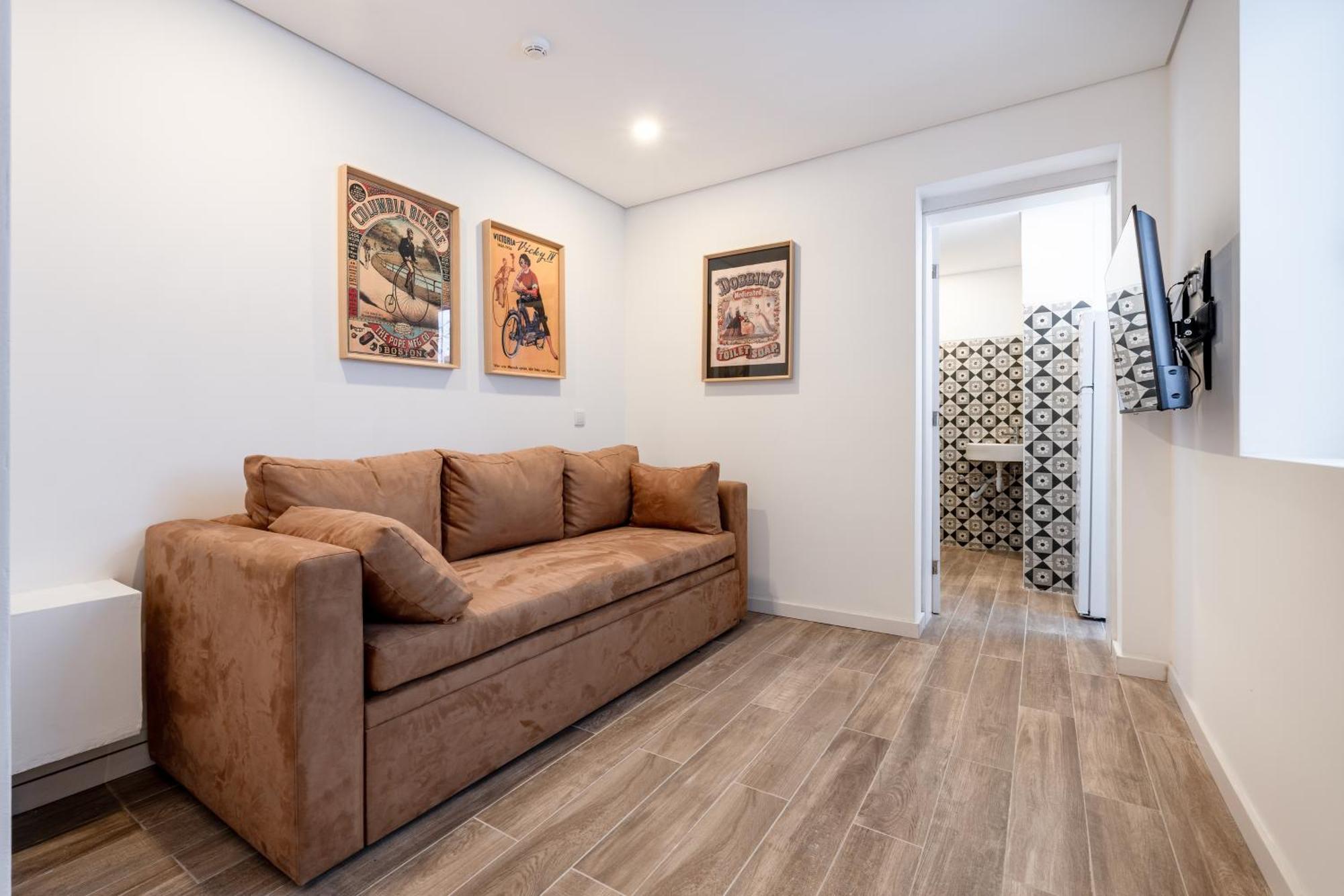 Downtown Grand Apartment