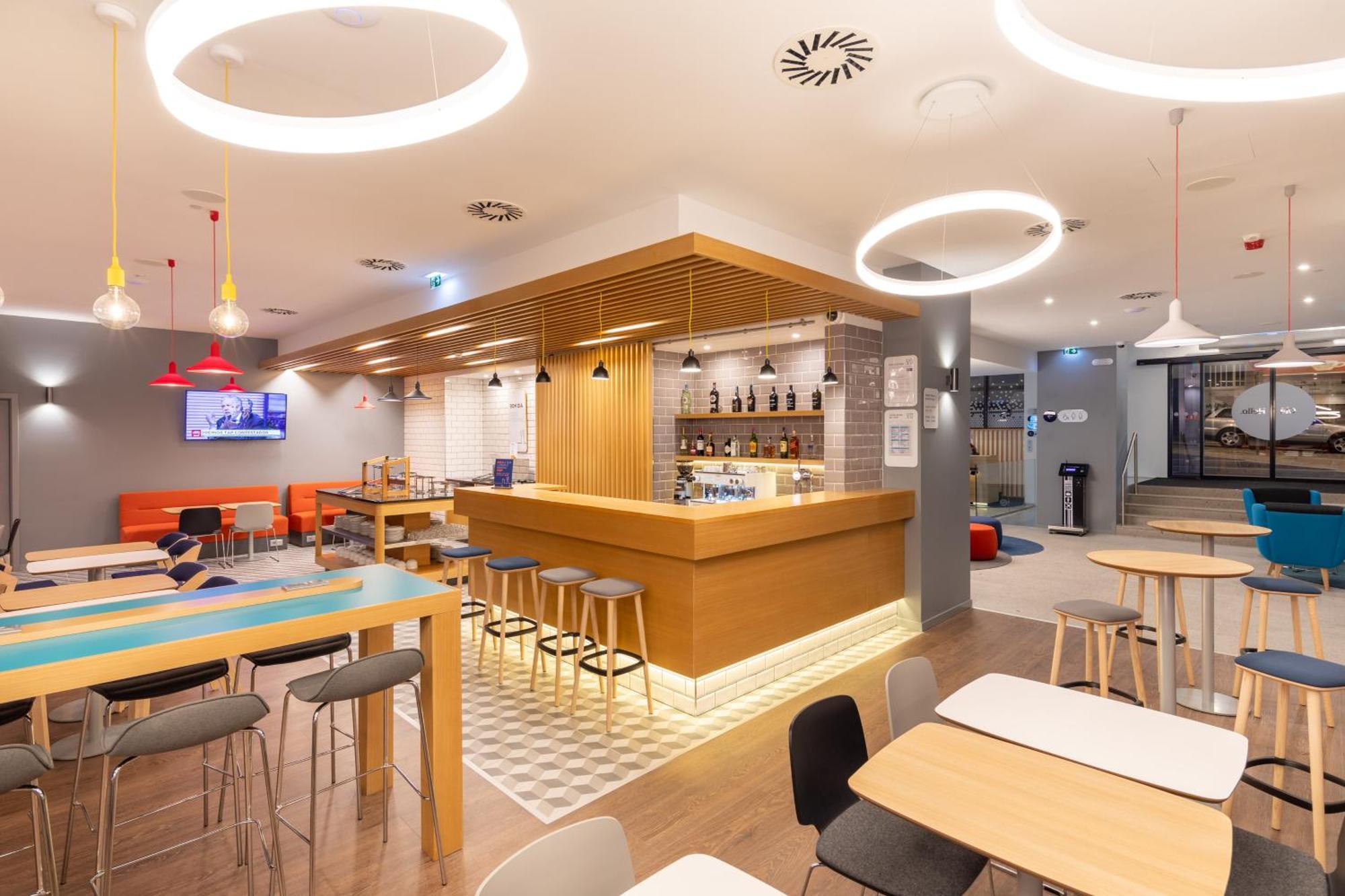 Express Centre By Ihg 3*