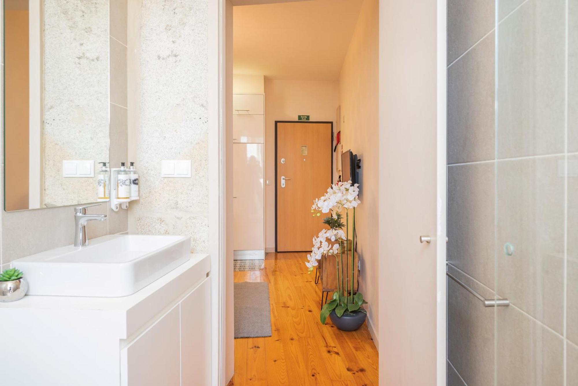 Lovely Charm House Downtown Near Metro With Ac Apartment *