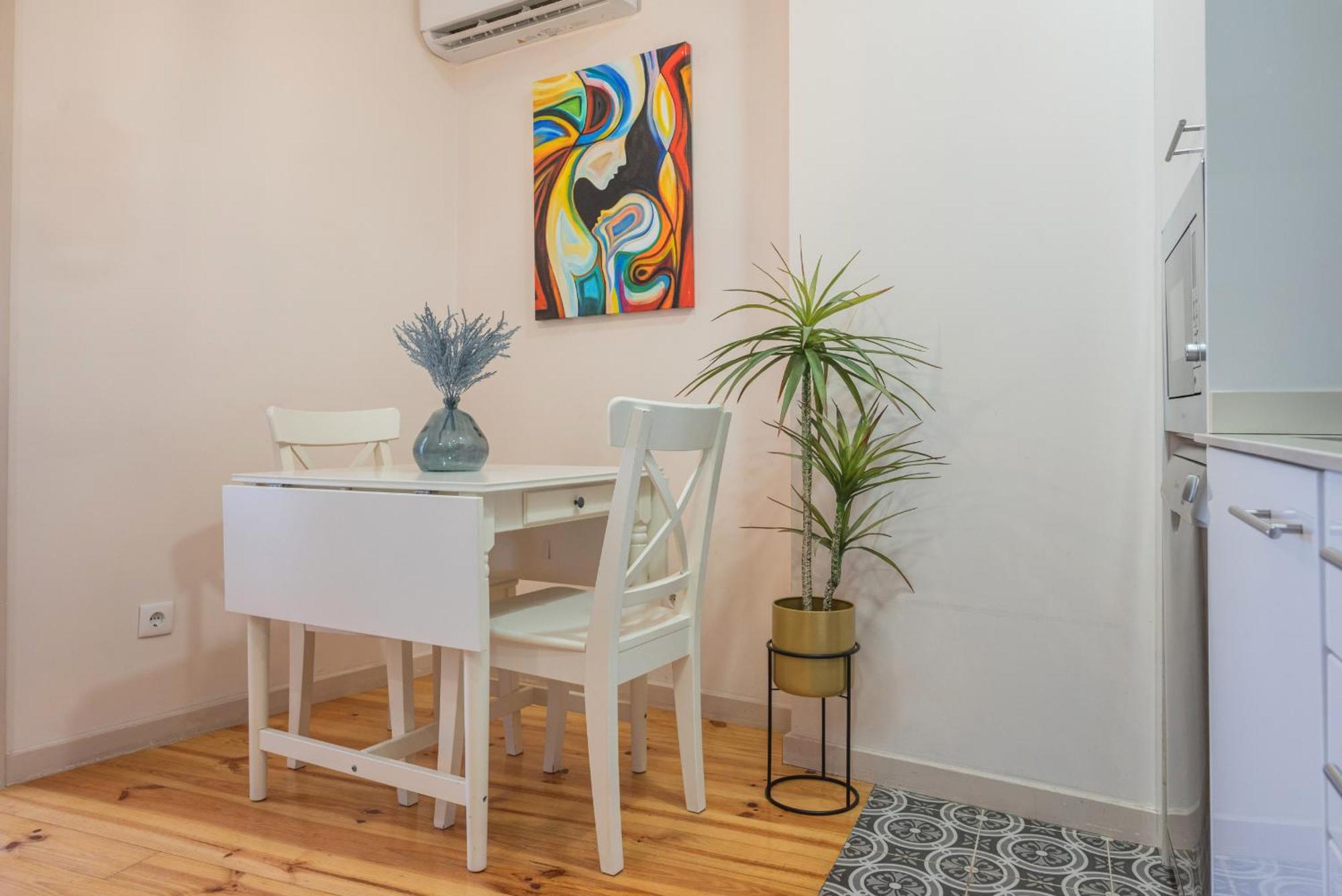 Apartment Lovely Charm House Downtown Near Metro With Ac