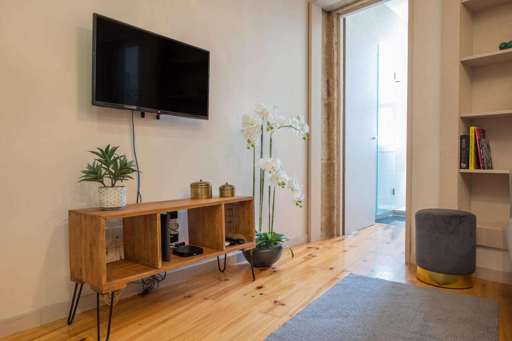 Lovely Charm House Downtown Near Metro With Ac Apartment