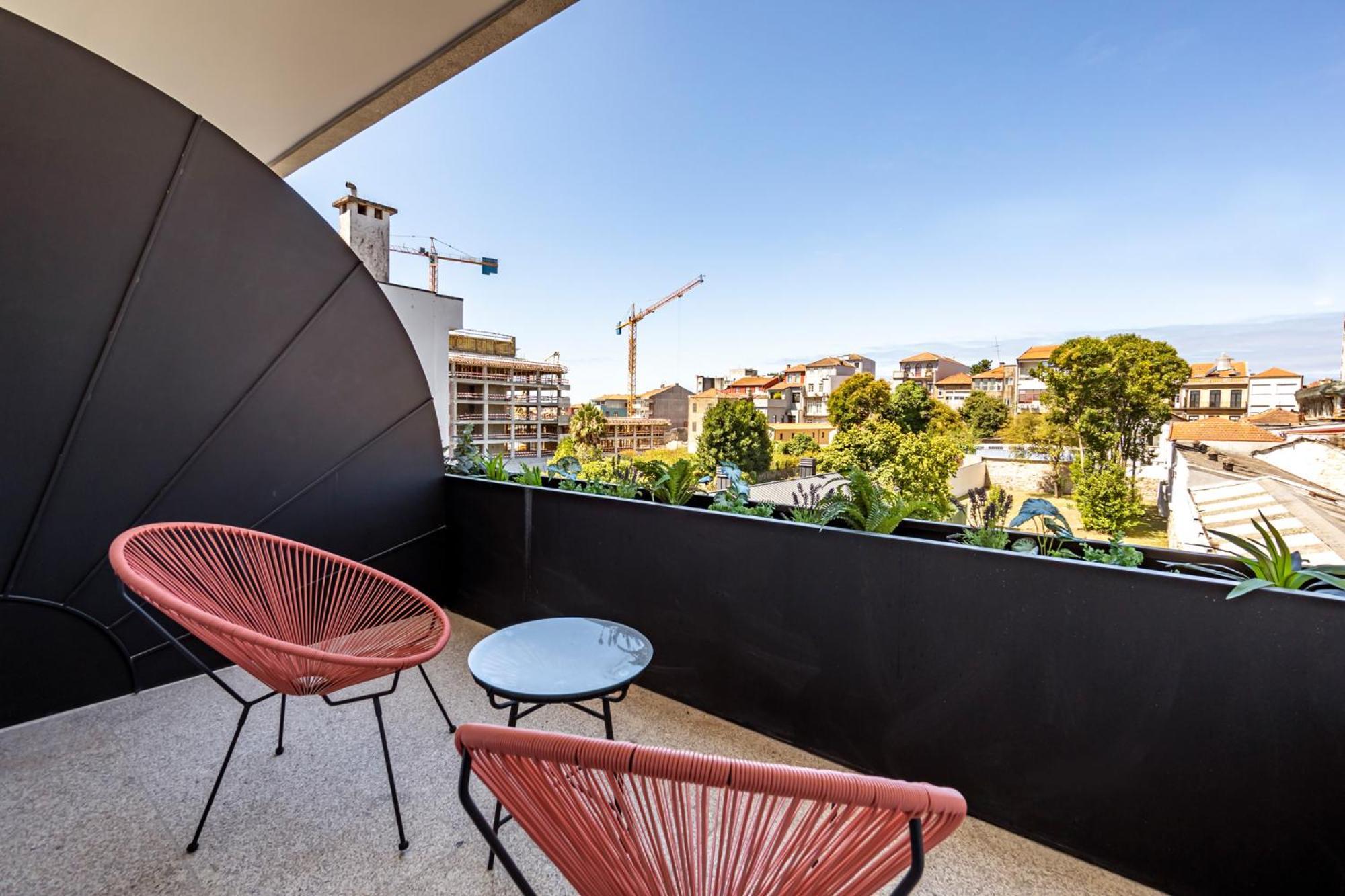 Nomads Lux - 1bdr Almada Cool *