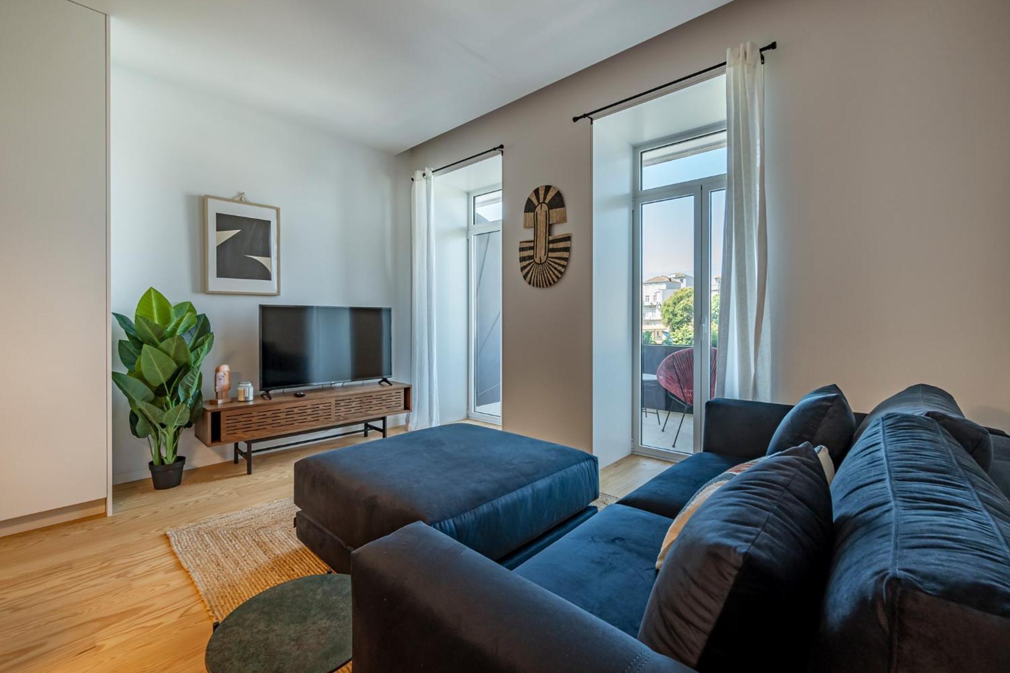 Nomads Lux - 1bdr Almada Cool *