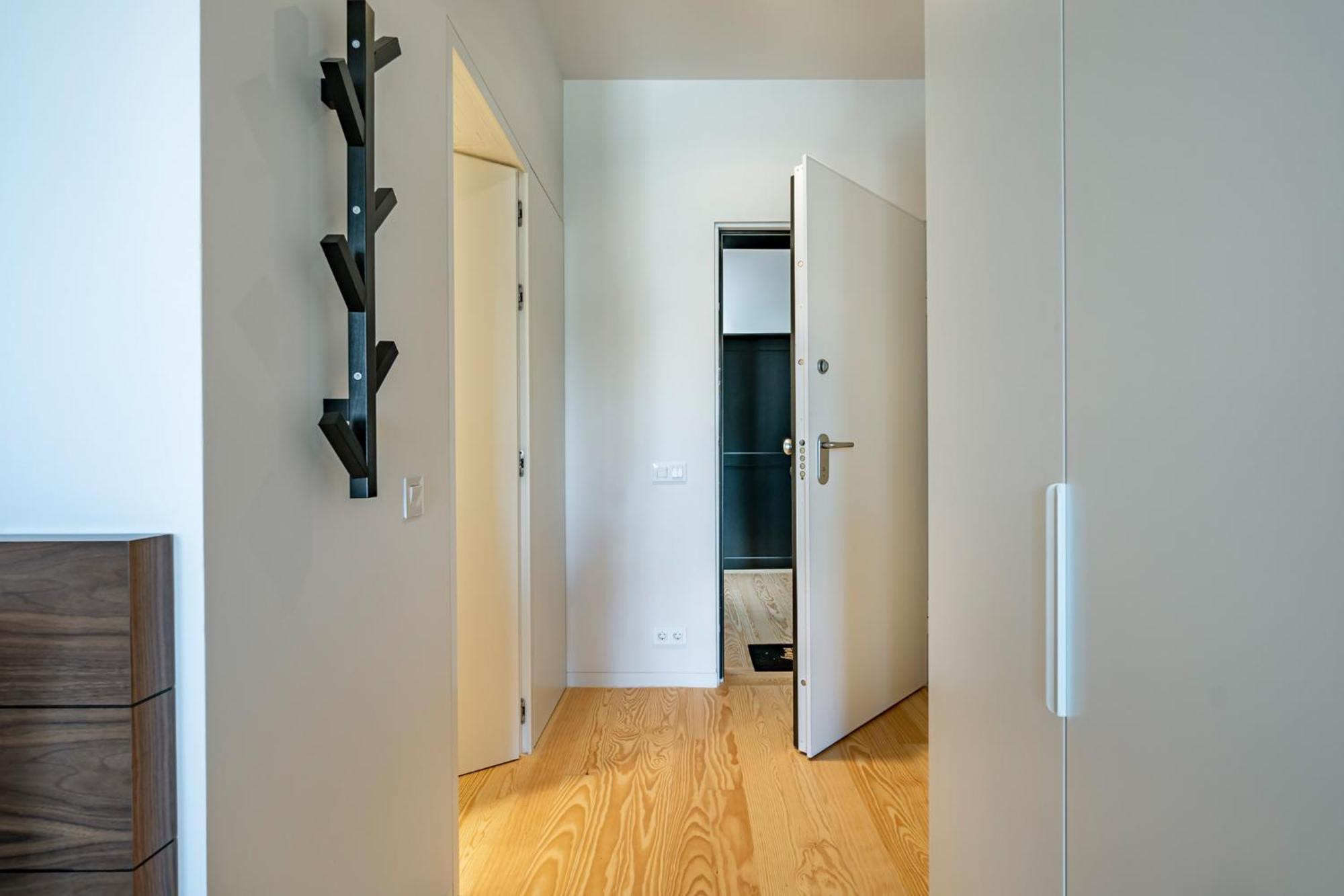 Nomads Lux - 1bdr Almada Cool