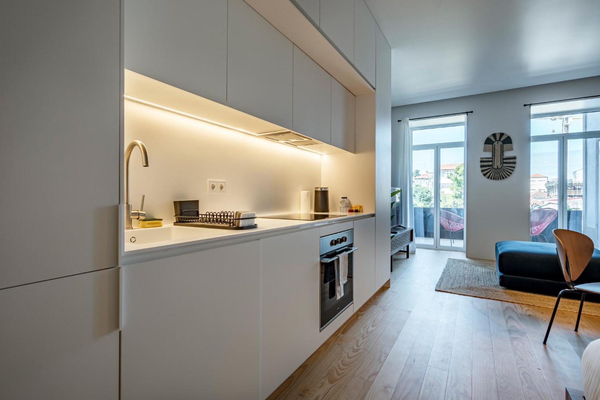 Nomads Lux - 1bdr Almada Cool Apartment *