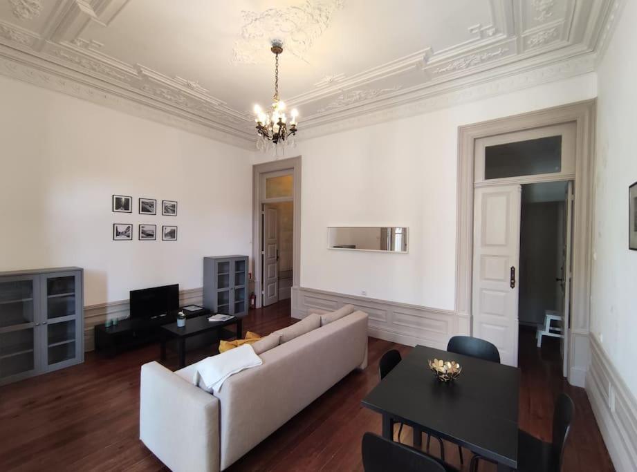 Alvares Cabral Apartamento C