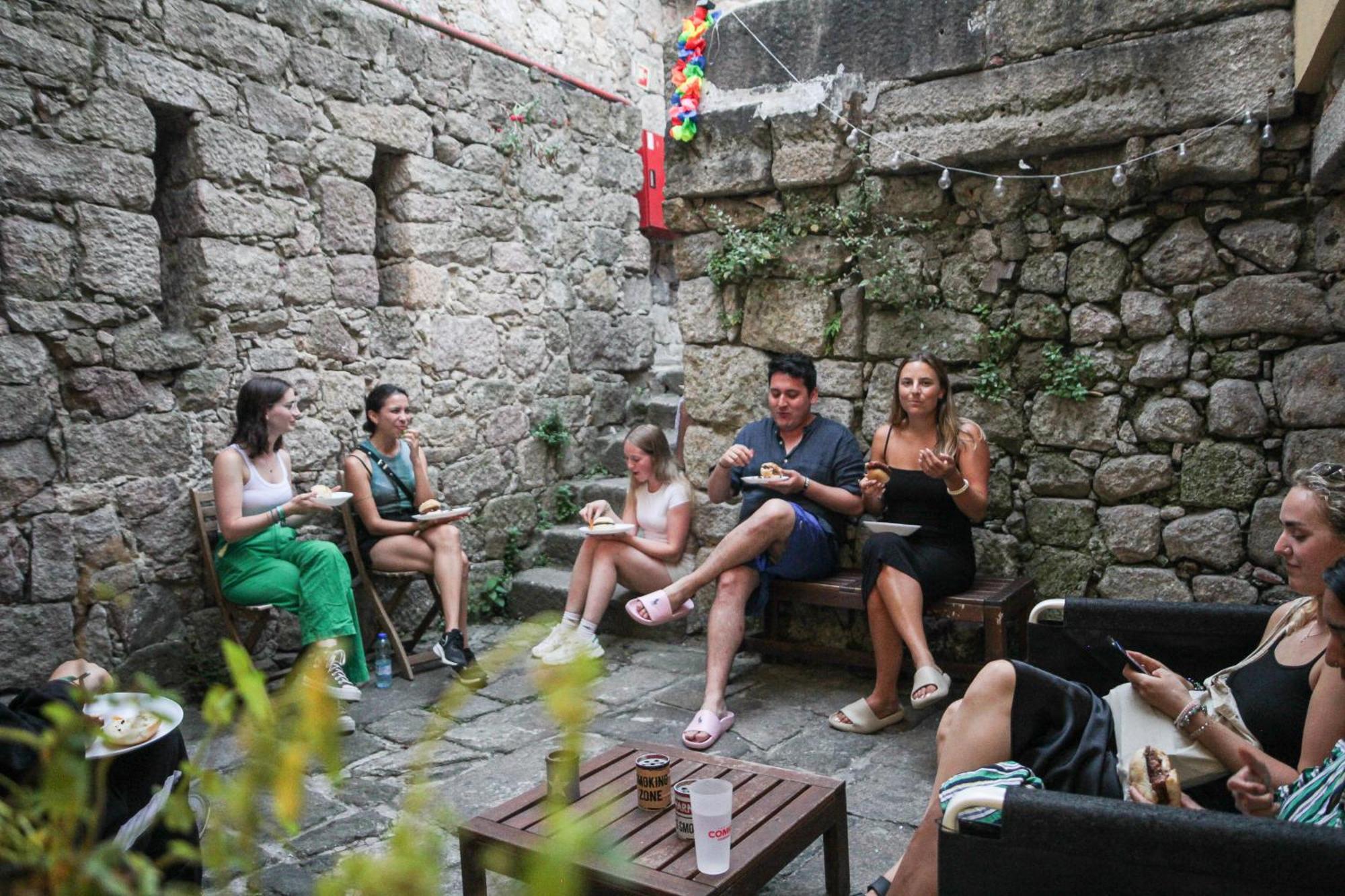 Hostel Onefam Ribeira *