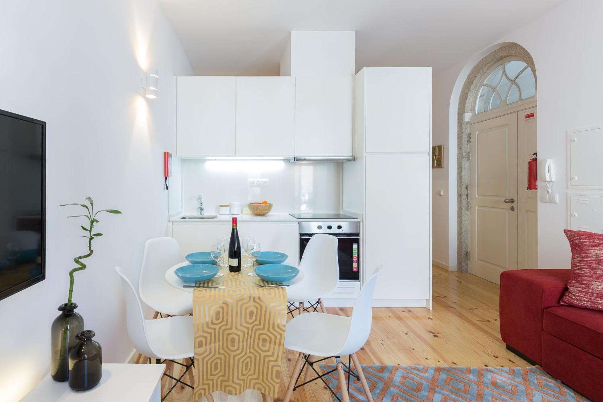 Apartment Spacious Bright Flat W/ Terrace By Host Wise