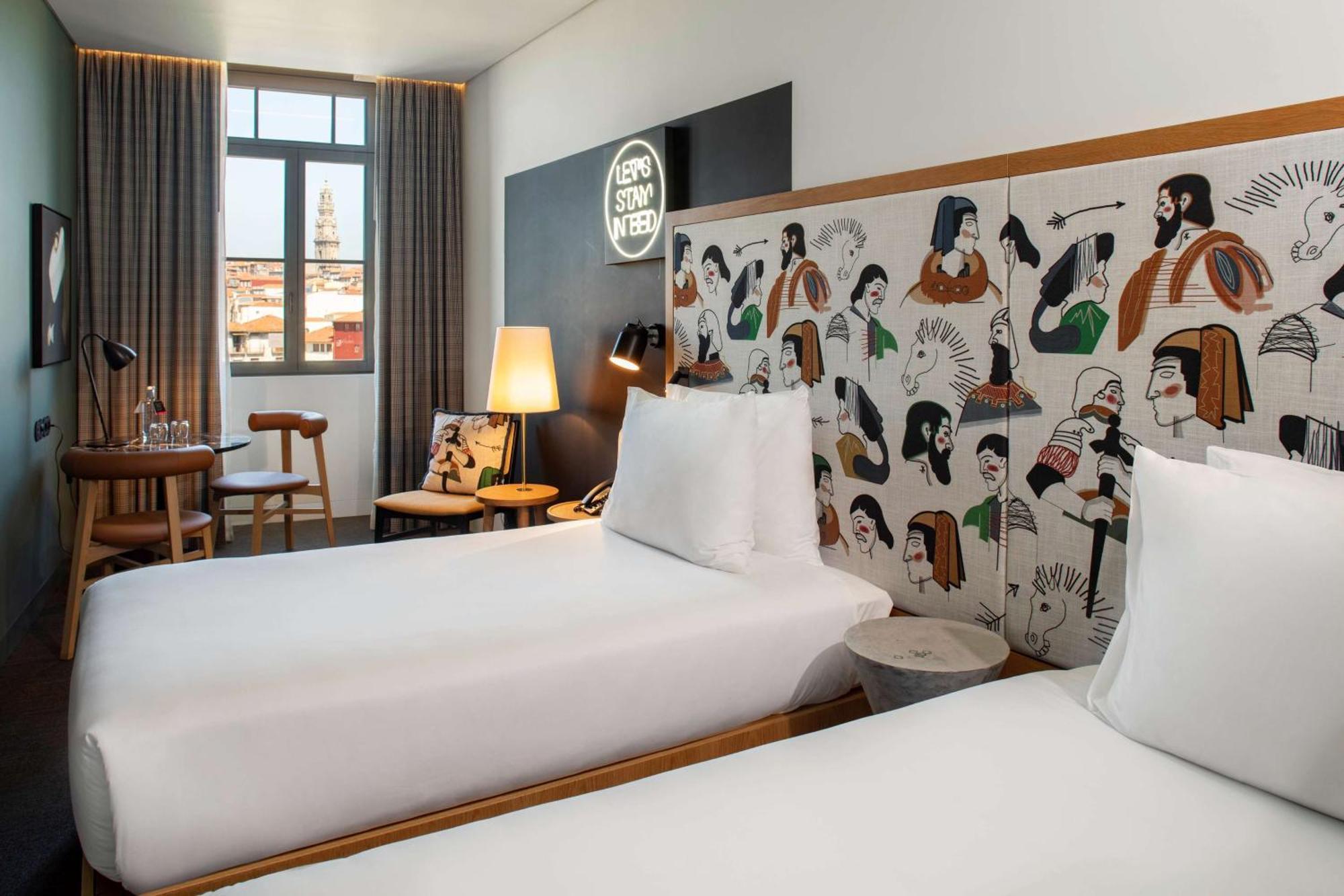 Se Catedral Porto, Tapestry Collection By Hilton