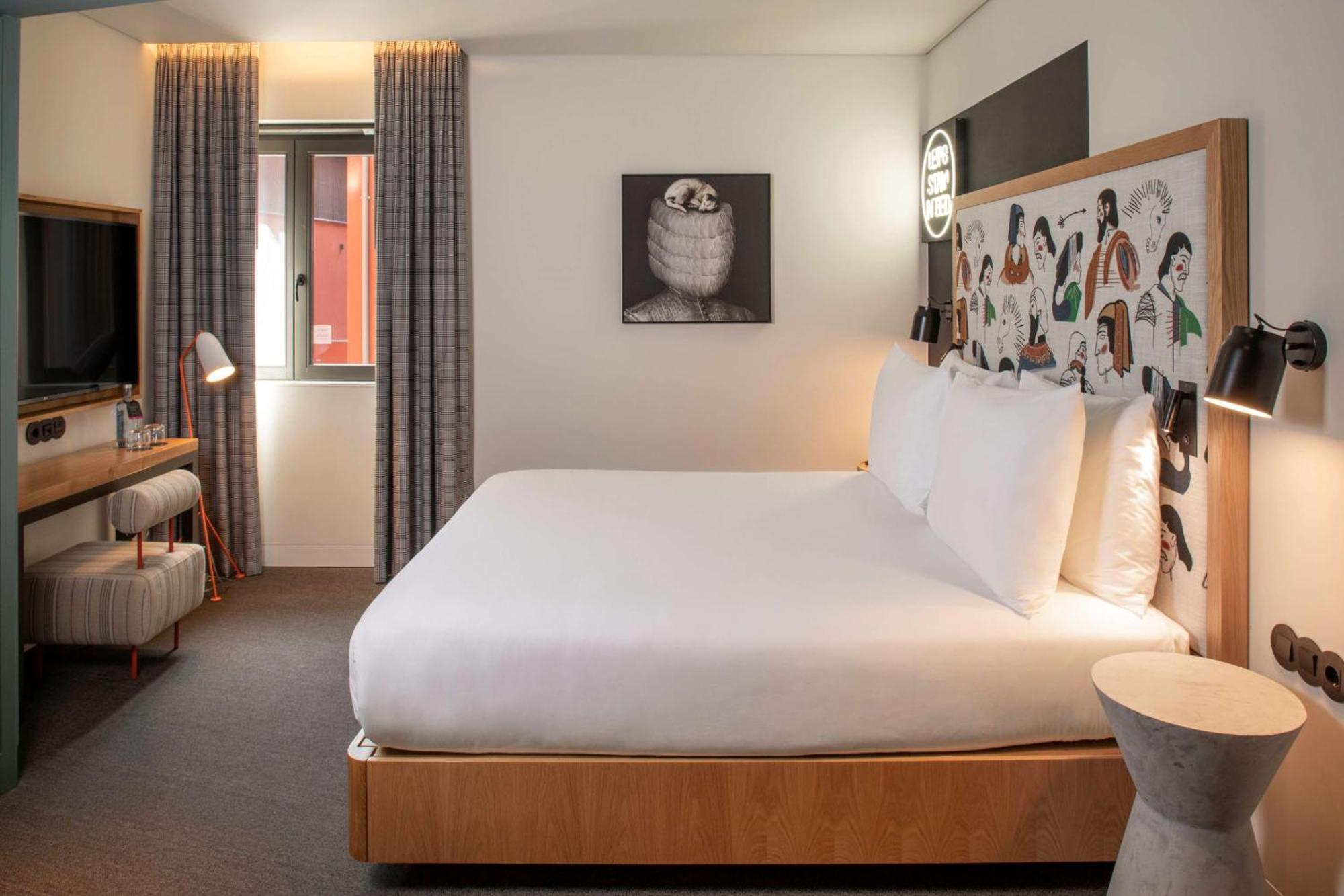 Se Catedral Porto, Tapestry Collection By Hilton 4* Porto