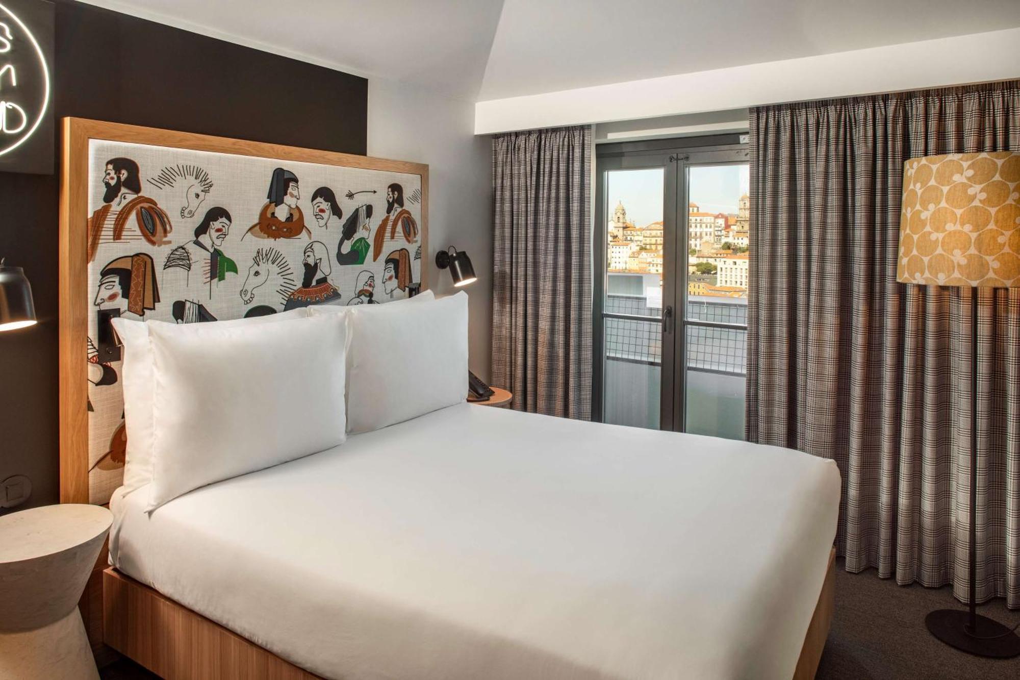 Se Catedral Porto, Tapestry Collection By Hilton 4* Porto