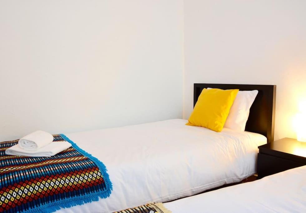Feel Ribeira - Riverfront Charm