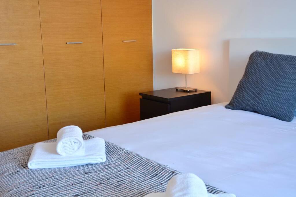 Apartment Feel Ribeira - Riverfront Charm