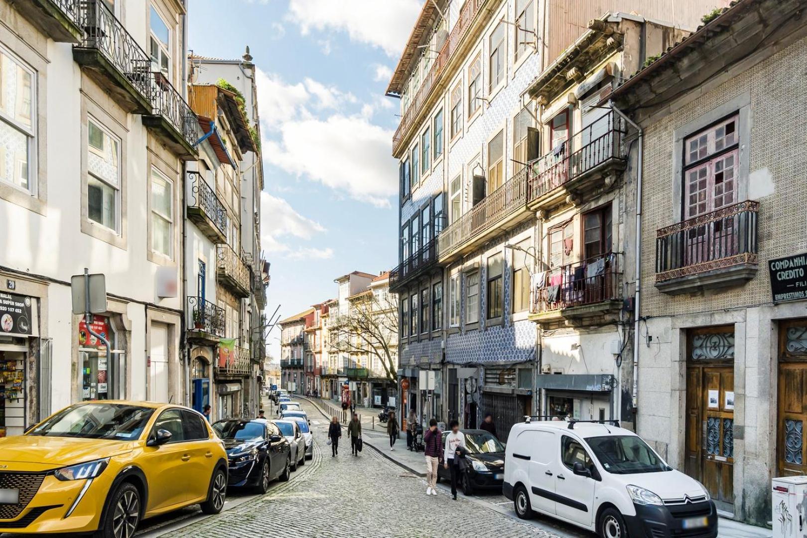 Vintage Vibes Near Porto's Old Town Porto