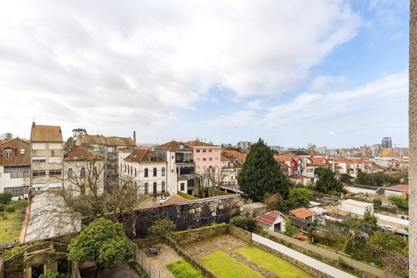 Guestready - Urban Oasis With Private Balcony Apartment