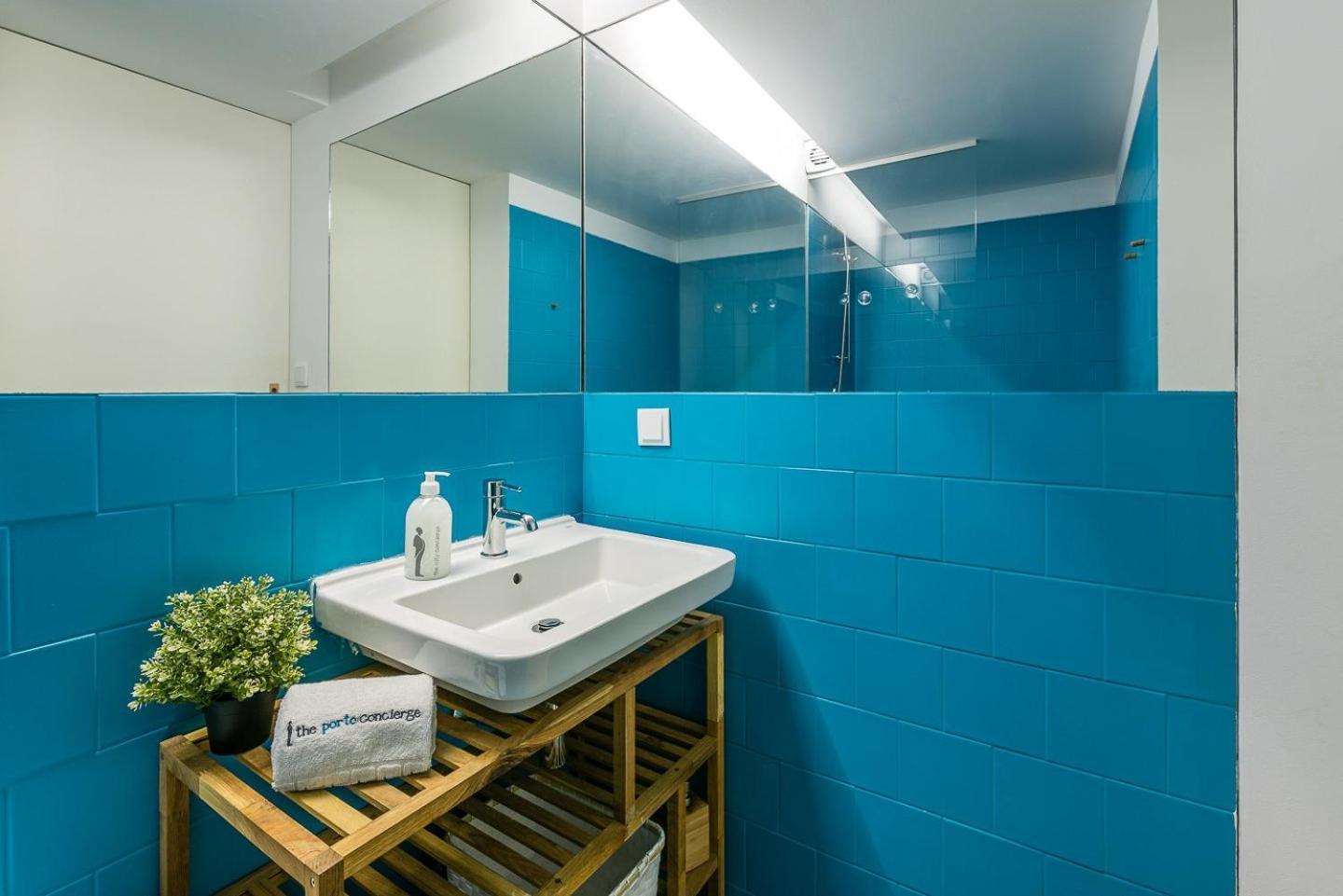 Gasthof Guestready - High-ceiling Urban Retreat In Porto