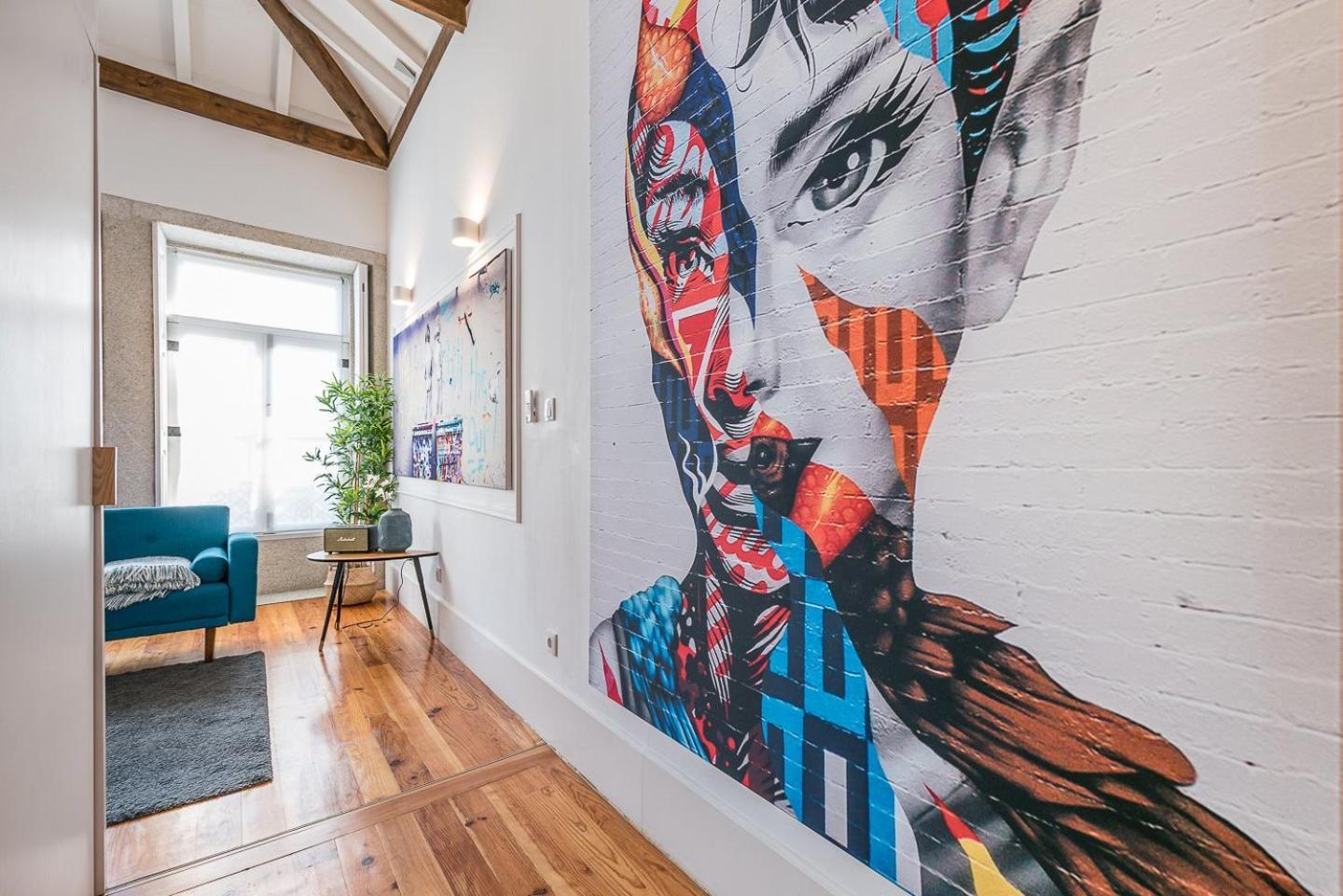 Guestready - High-ceiling Urban Retreat In *