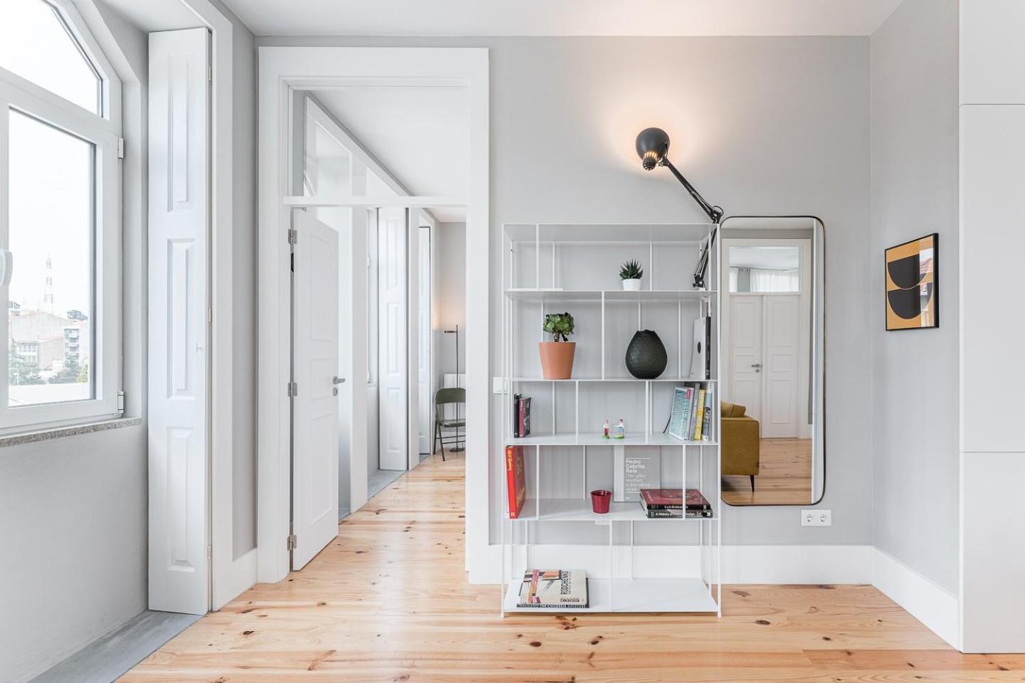Guestready - Colorful Near Agosto Station *