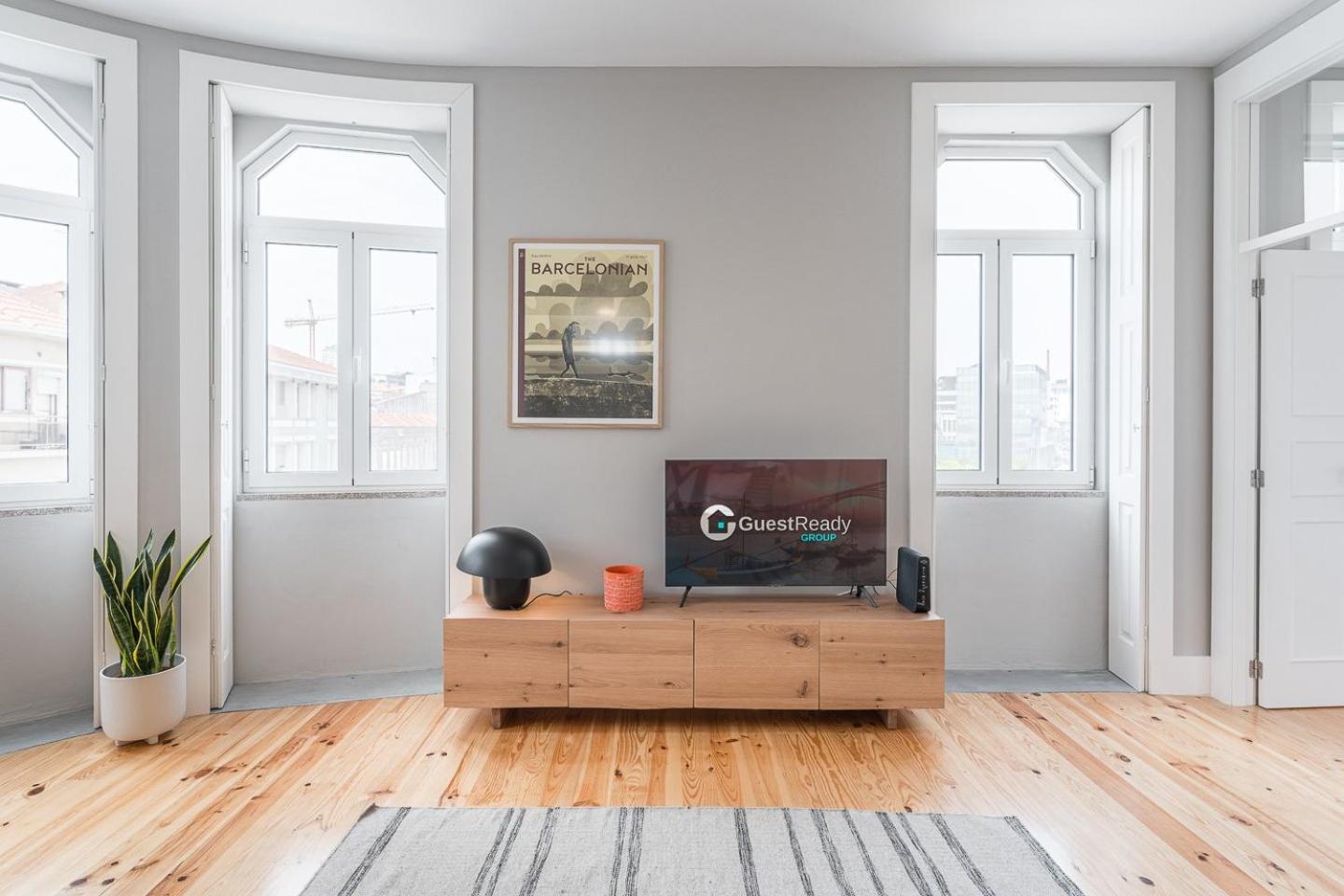 Guestready - Colorful Near Agosto Station Apartment *