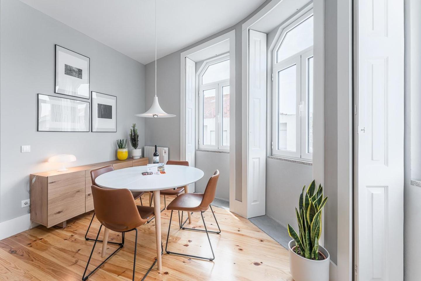 Guestready - Colorful Near Agosto Station Porto