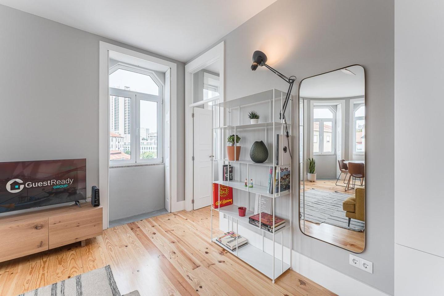 Apartment Guestready - Colorful Near Agosto Station *