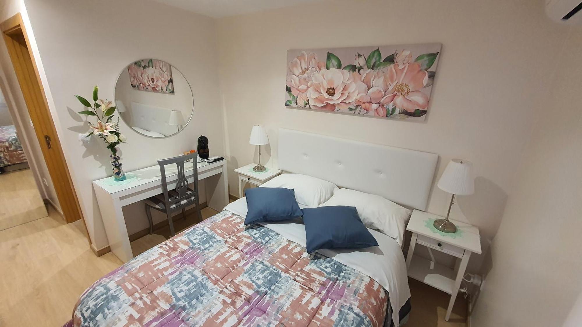 Bedroom With Private Bathroom In The Center, Next To The Subway Gasthof Porto