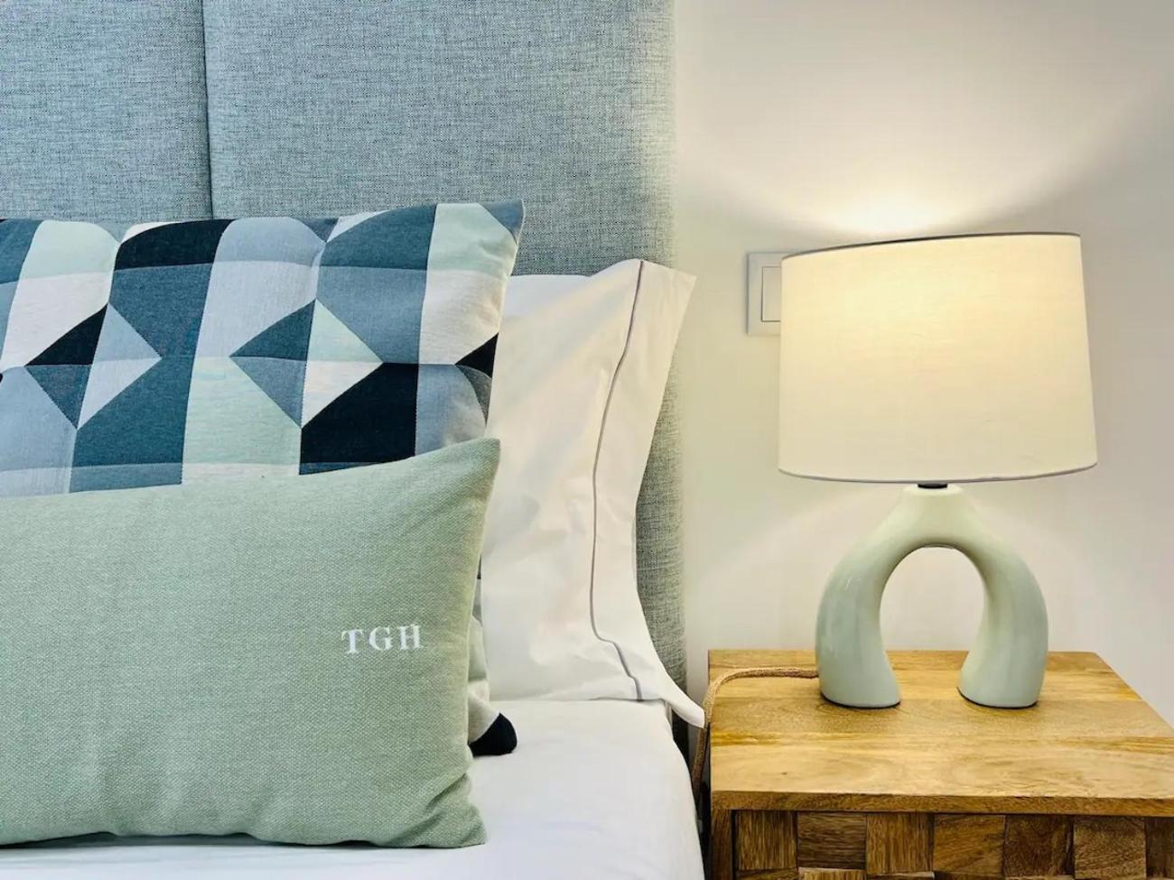 The House - Charming Apartment