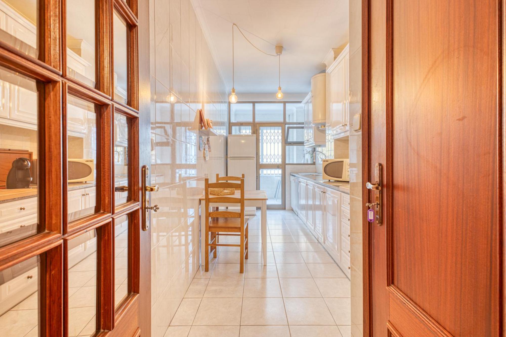 Guest Lobo Flat With Parking
