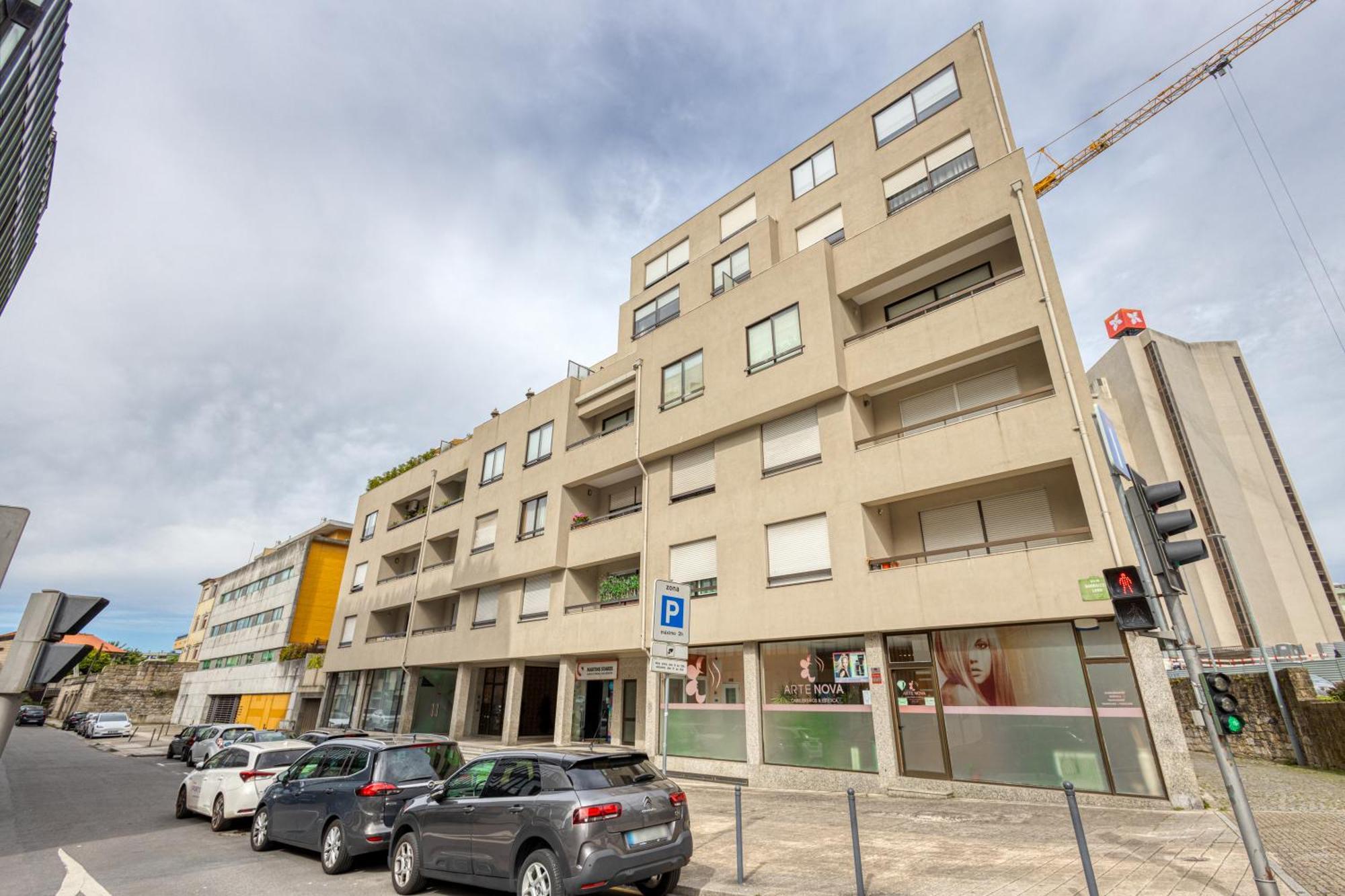 Guest Lobo Flat With Parking