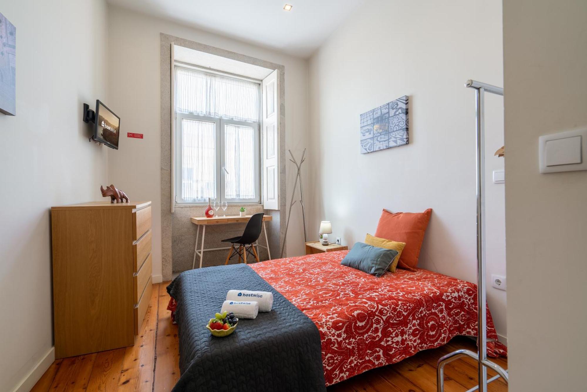 Host Wise - Sweet Bright Flats - Center