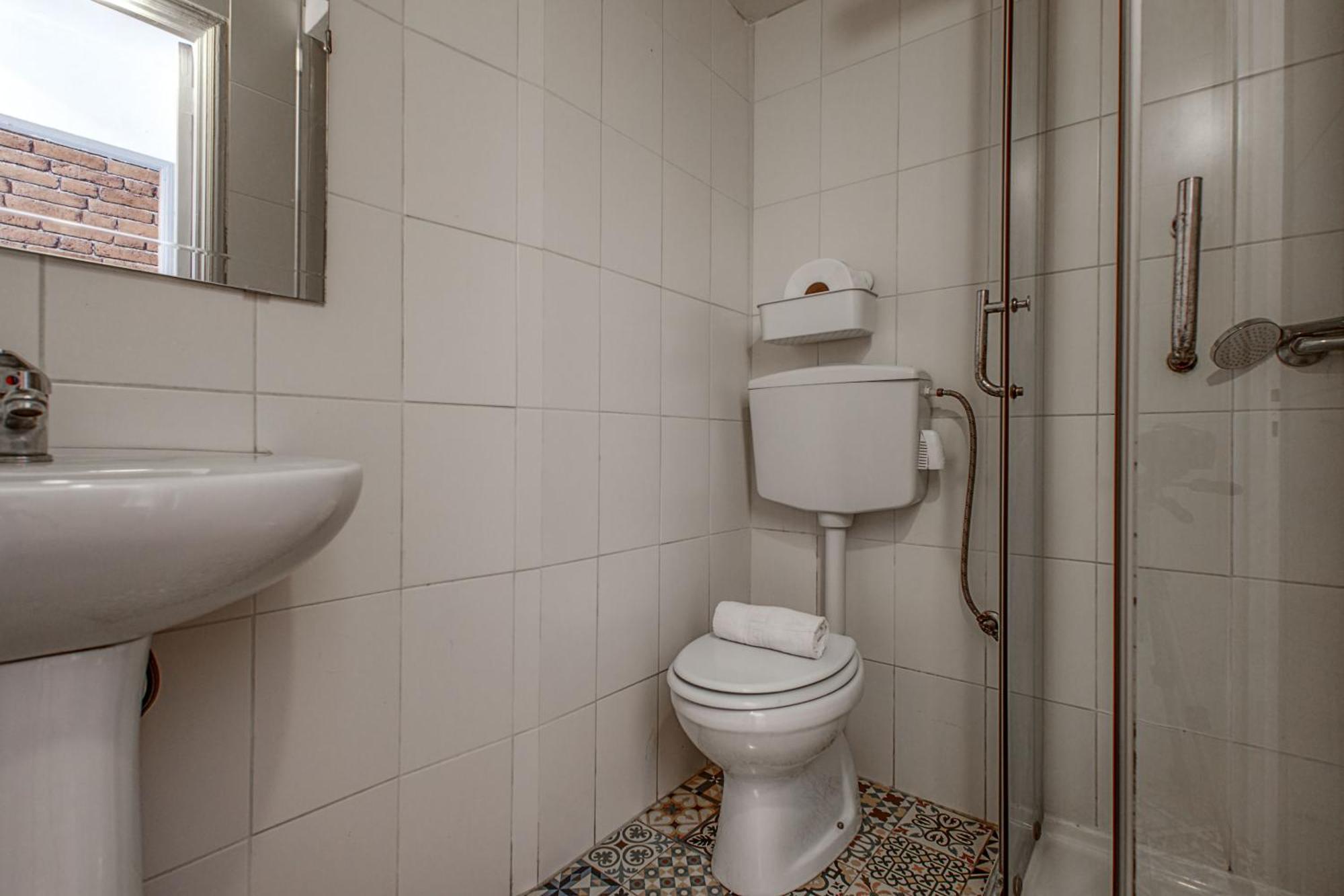 Travel & Live Albergue Porto