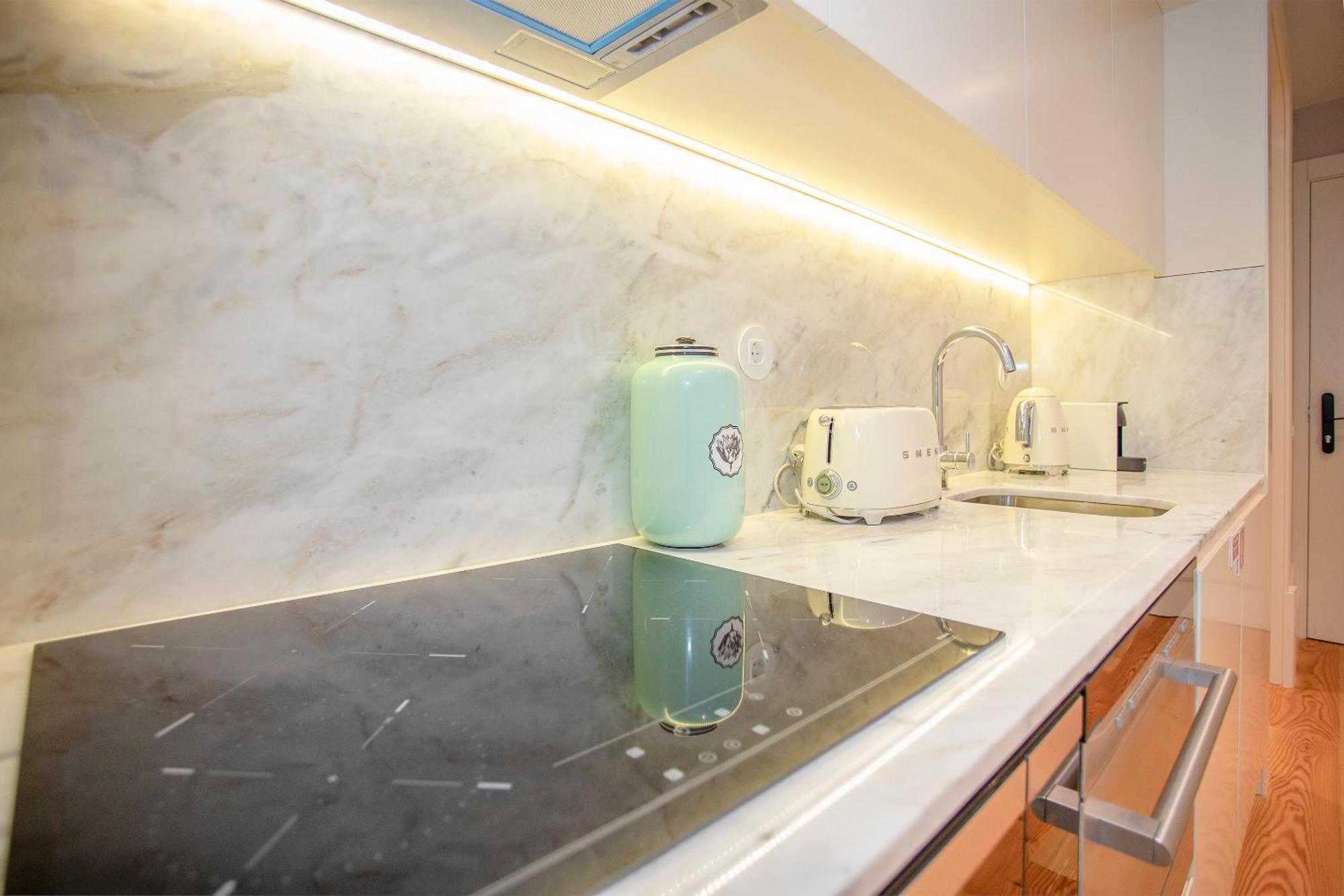 Liiiving In - Cedofeita Charming Apartment