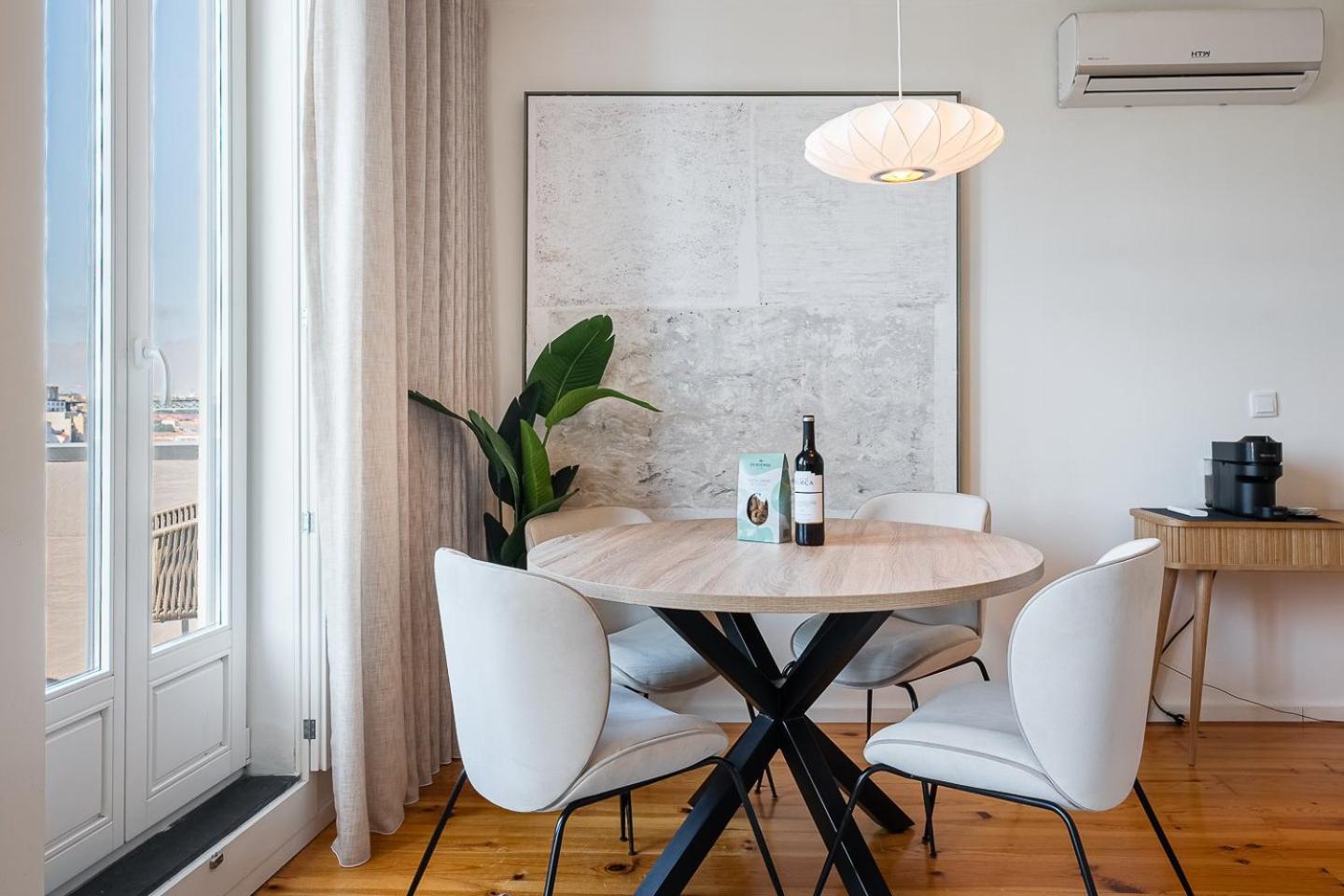 Apartment Guestready - An Urban Retreat With River View