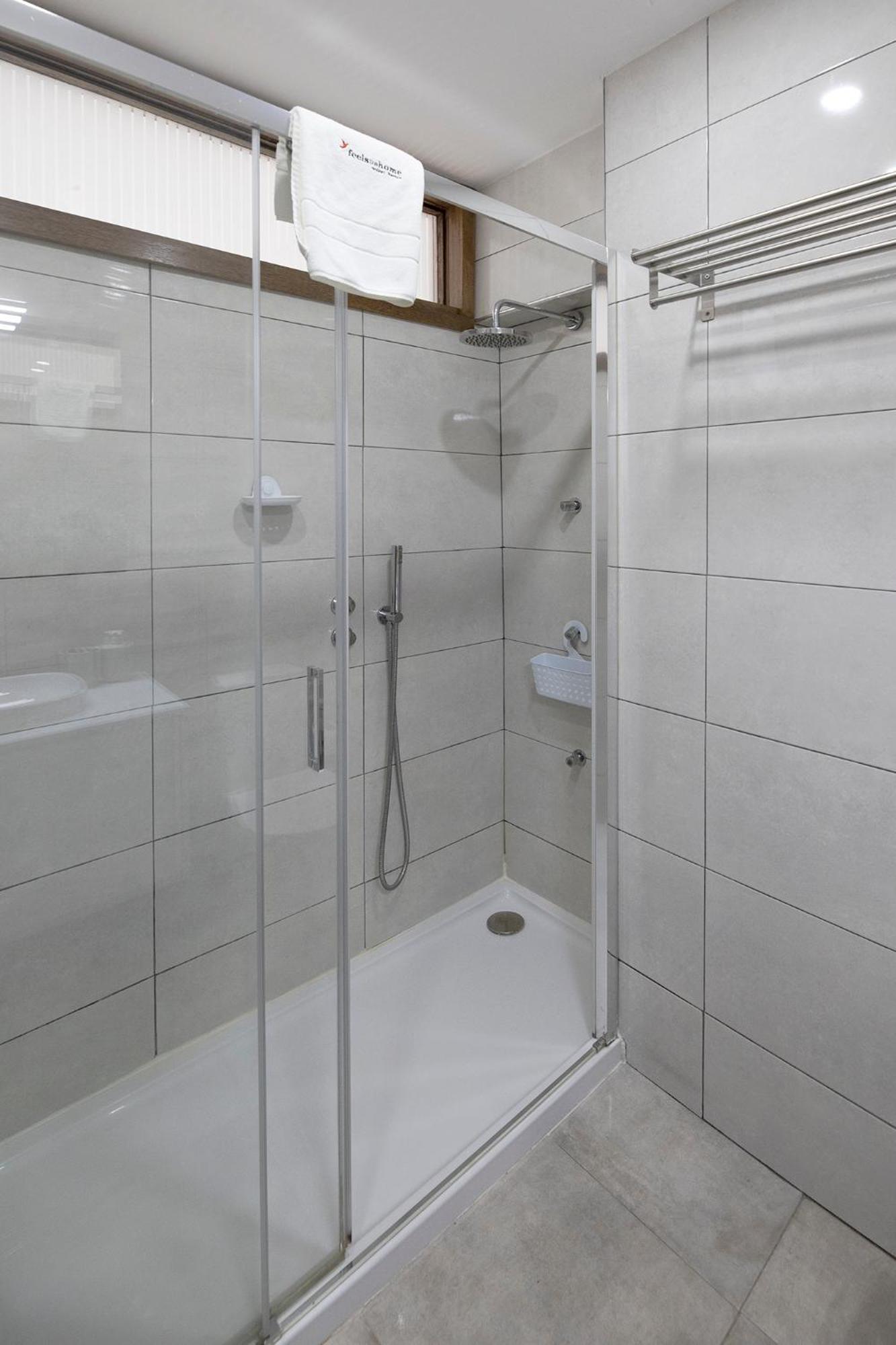 Flh Spacious With Balcony *