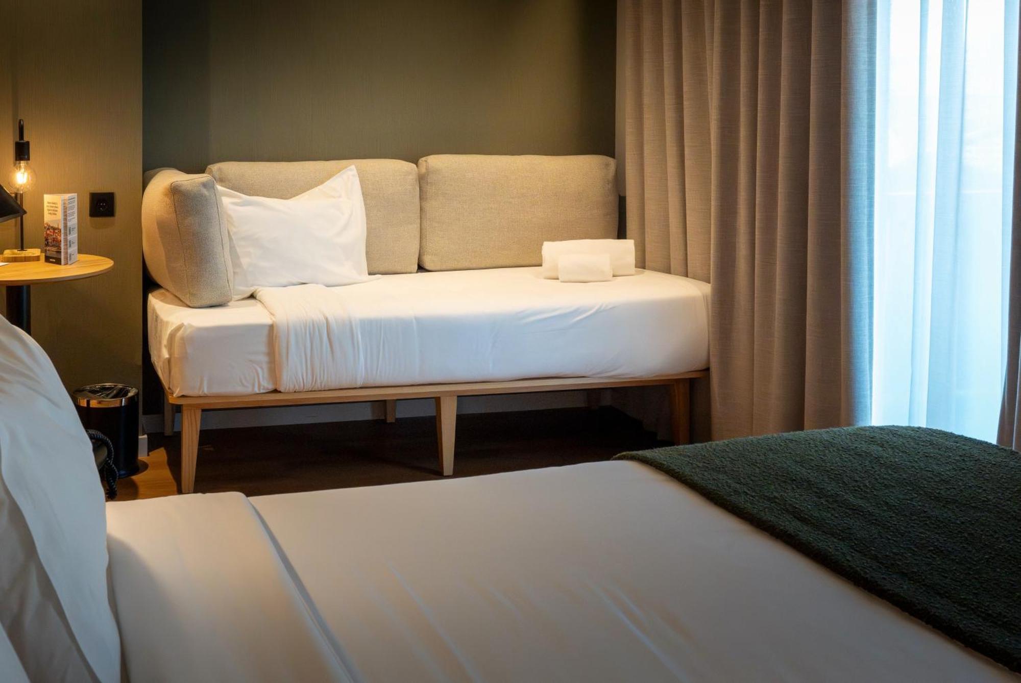 Acta The Clover Hotel 4*