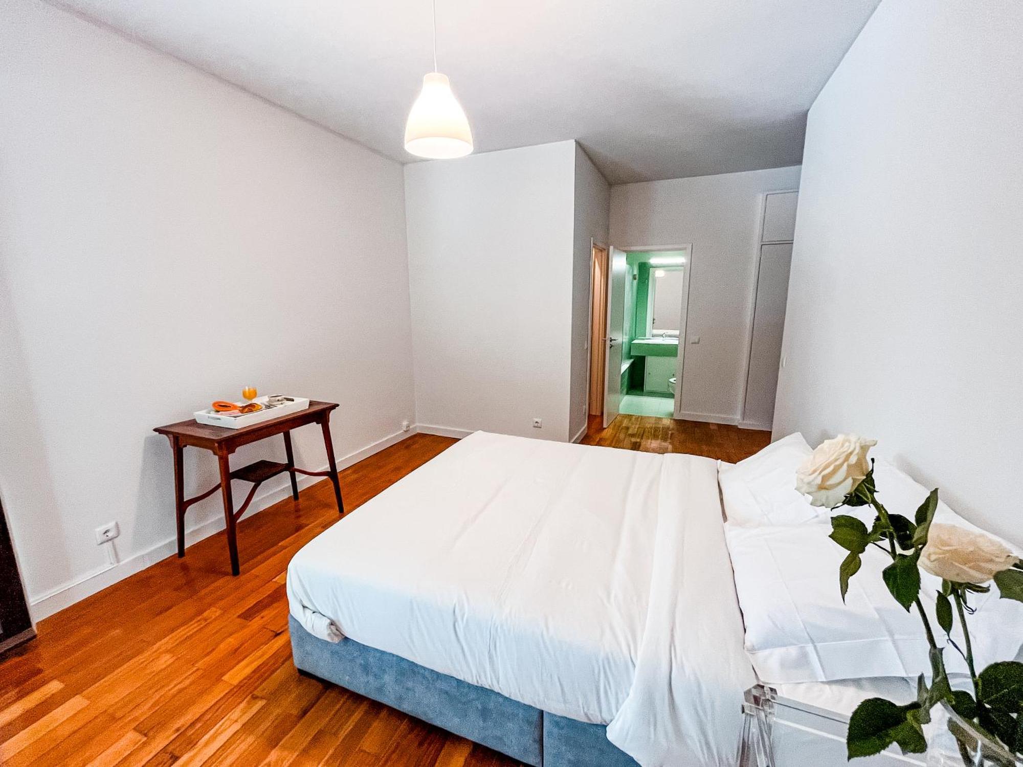 Apartment Spacious, Luxurious, And Charming In Premium Location With Parking Porto