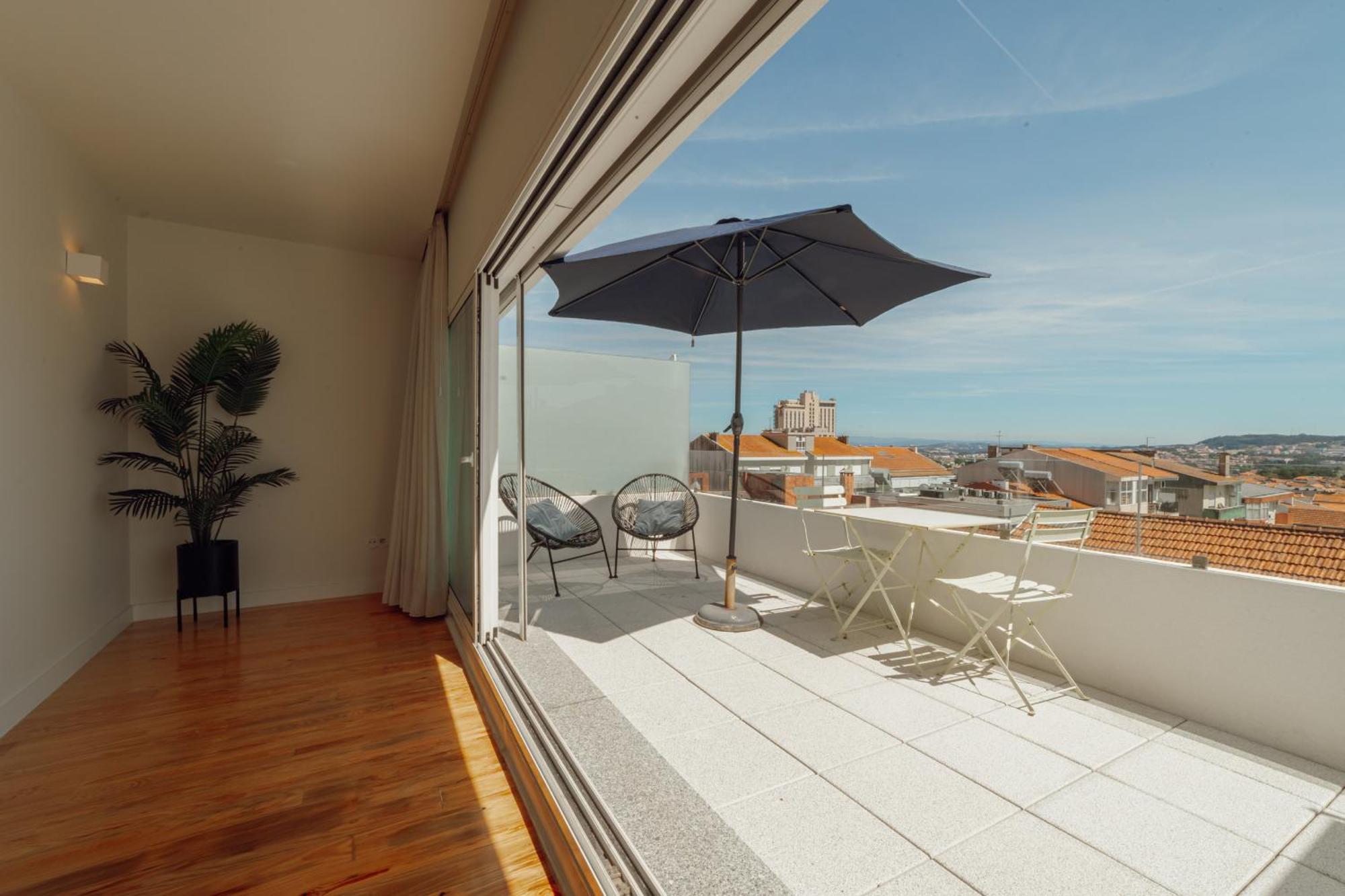 Apartment Panoramic Views With Terrace By Vacationy