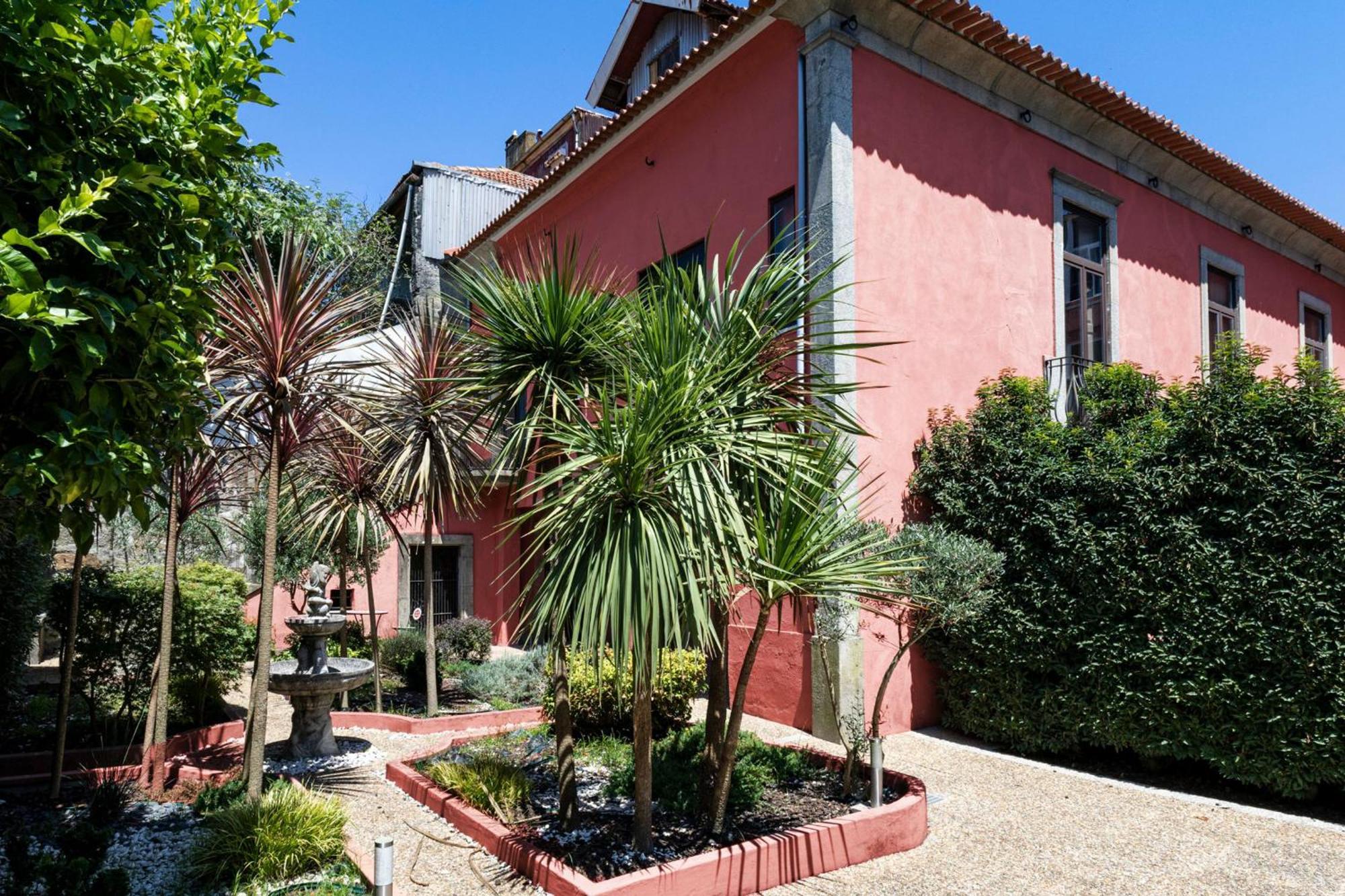 Apartment Bonjardim By Lovelystay