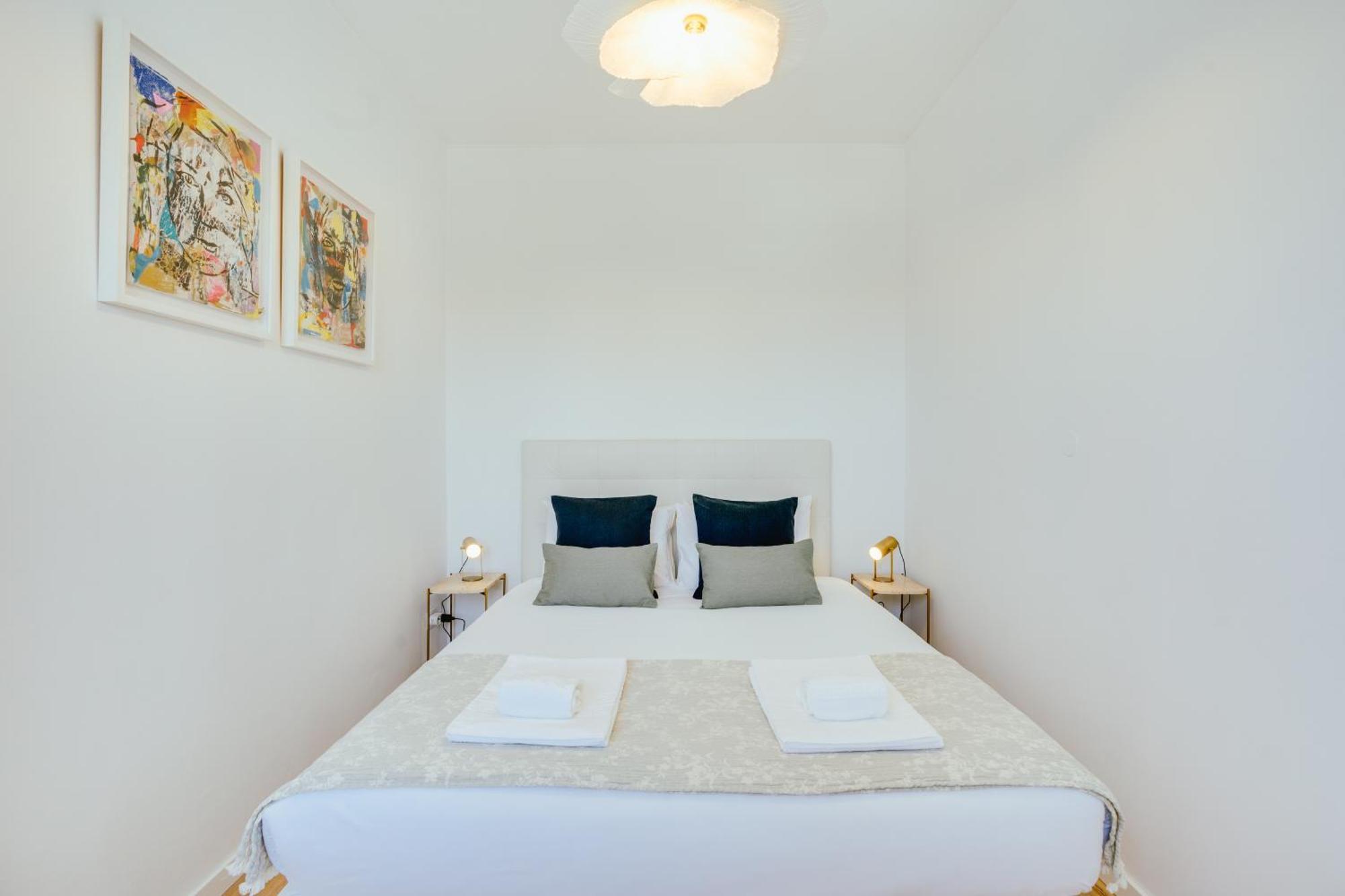 Apartment Rola Art Work Ii By Da'home