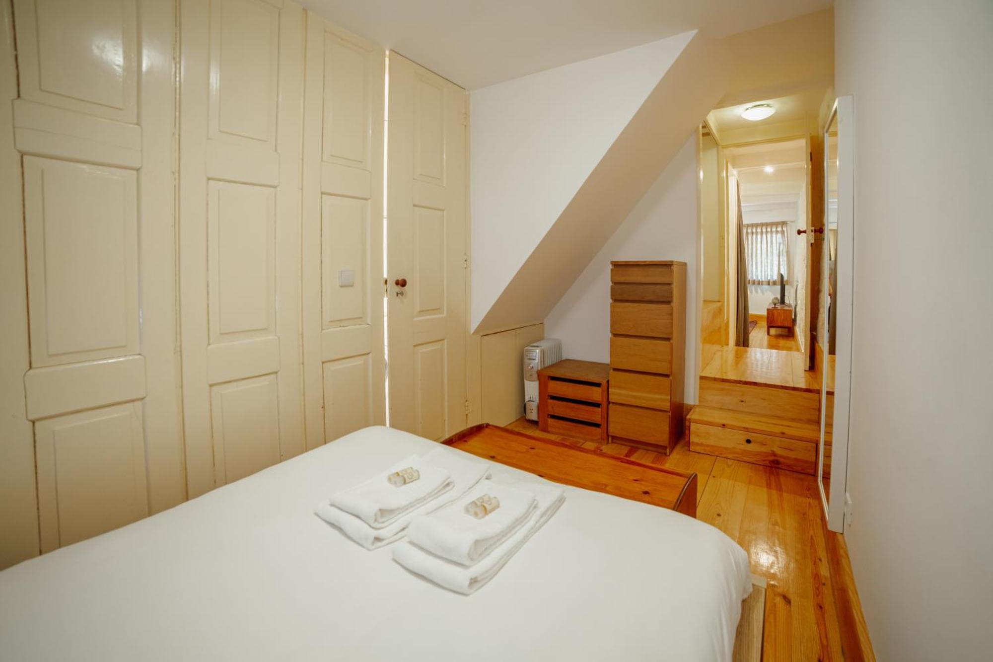 Vintage Flat By Hosty *