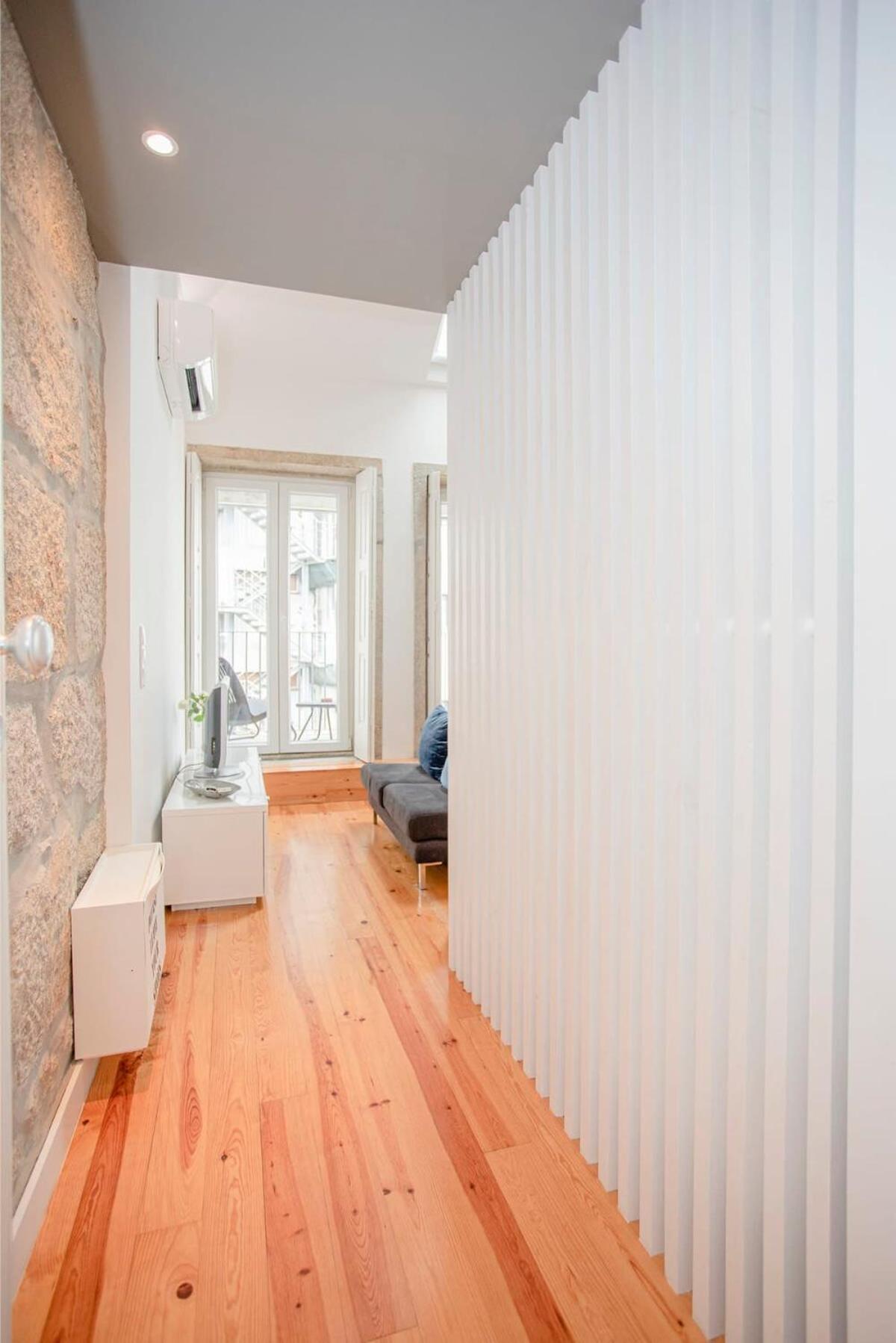 Appartement Liiiving In - Heart Of Mezzanine Porto