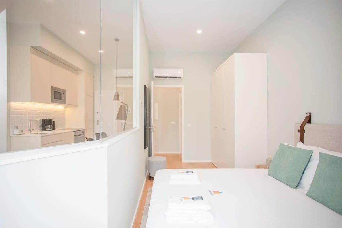 Liiiving In - Sweet Sunlight Apartment