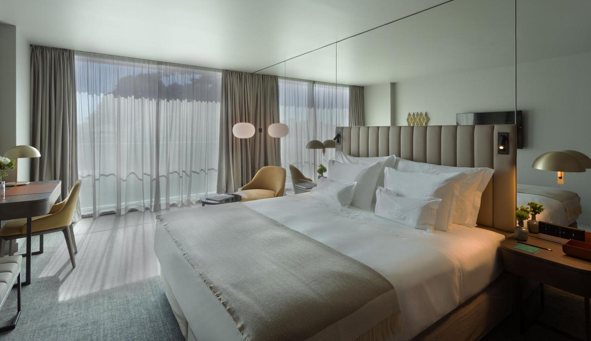 Altis Hotel