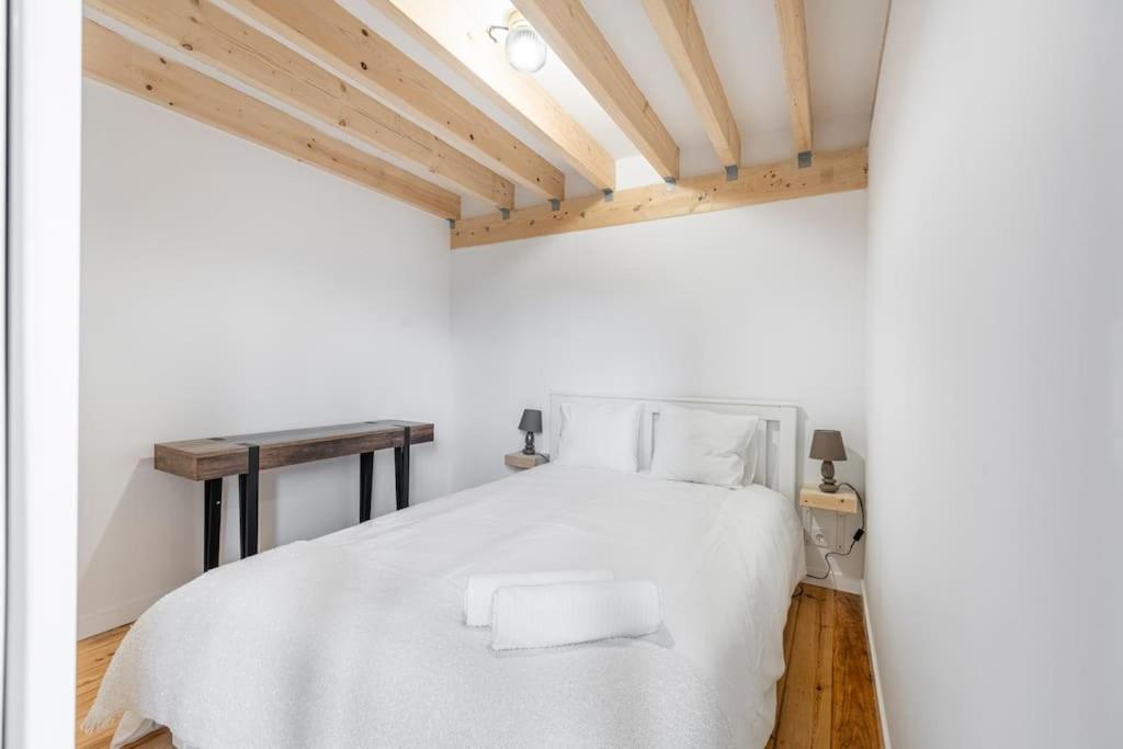 Charming 2br W Terrace & Garden Apartment Porto